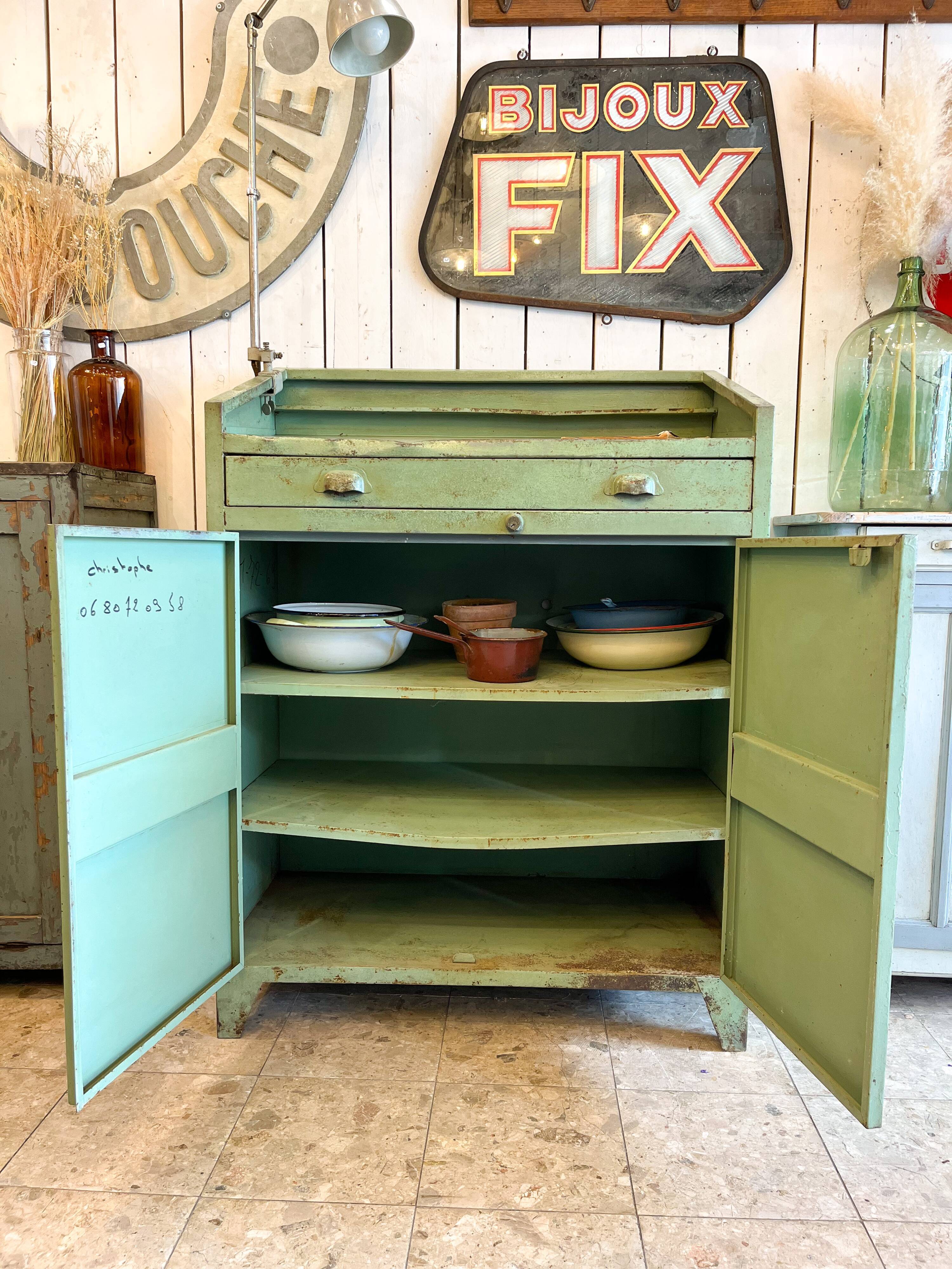 Former green patina workshop service