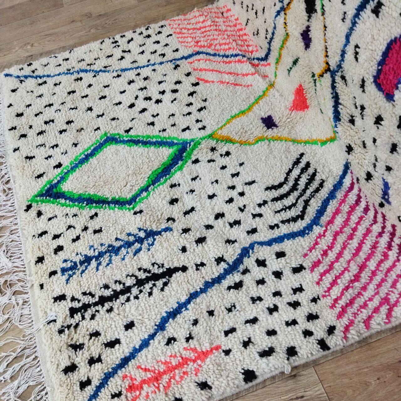 Handmade wool Berber rug 285 X 162 CM