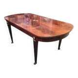 Oval dining room table