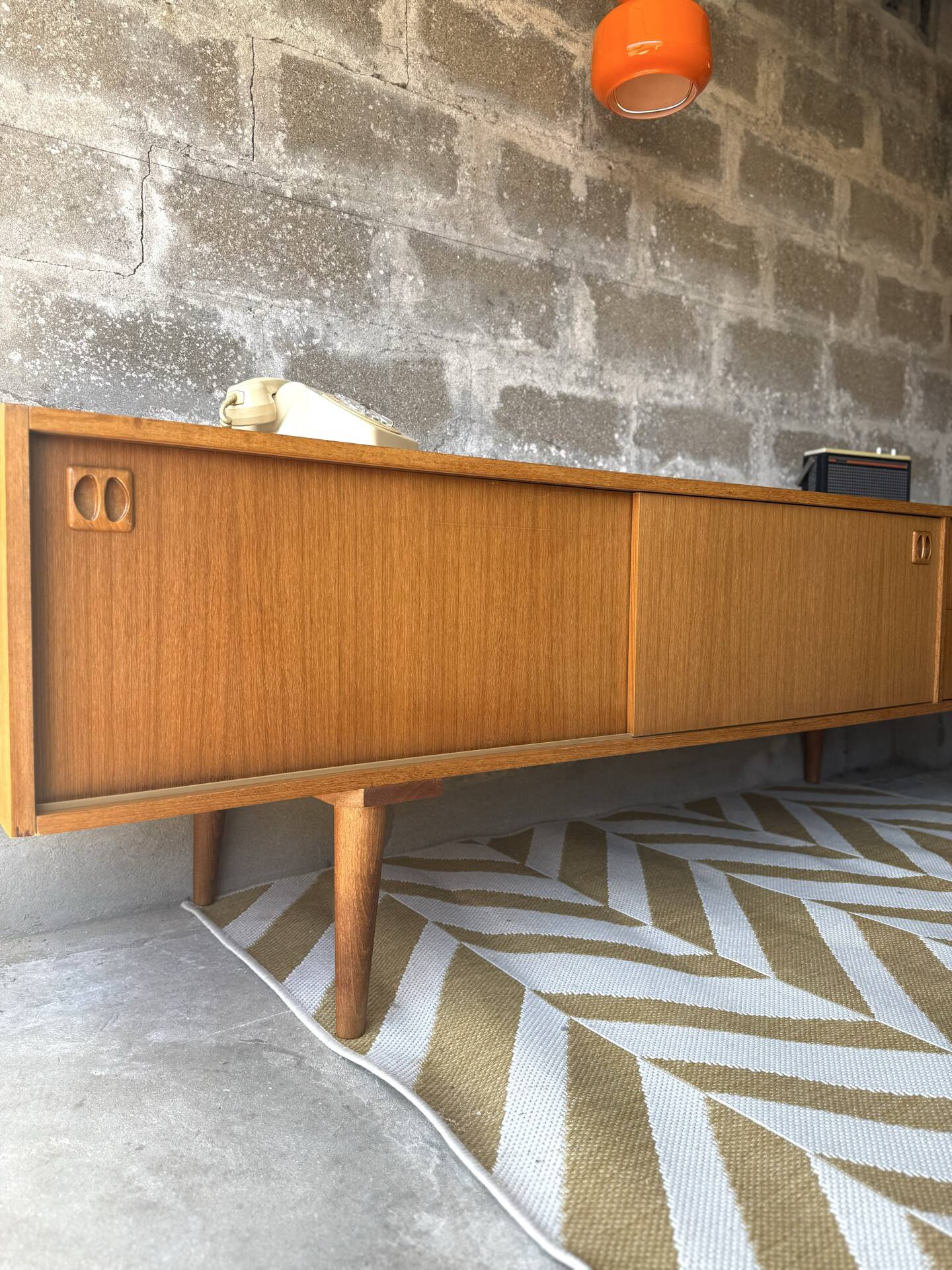 Scandinavian low sideboard in teak, 1970.