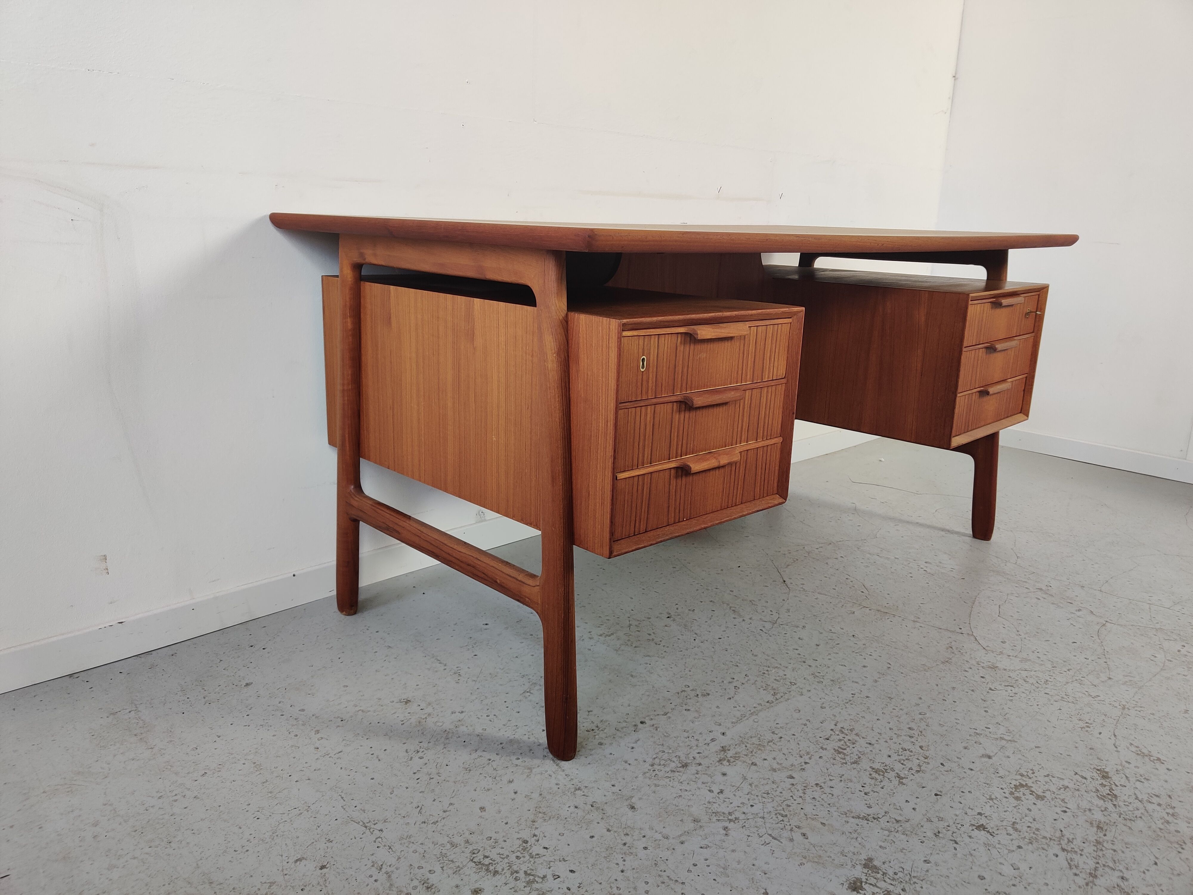 Teak desk by Gunni Omann "model 75" for Omann Jun, Dänemark 1960s