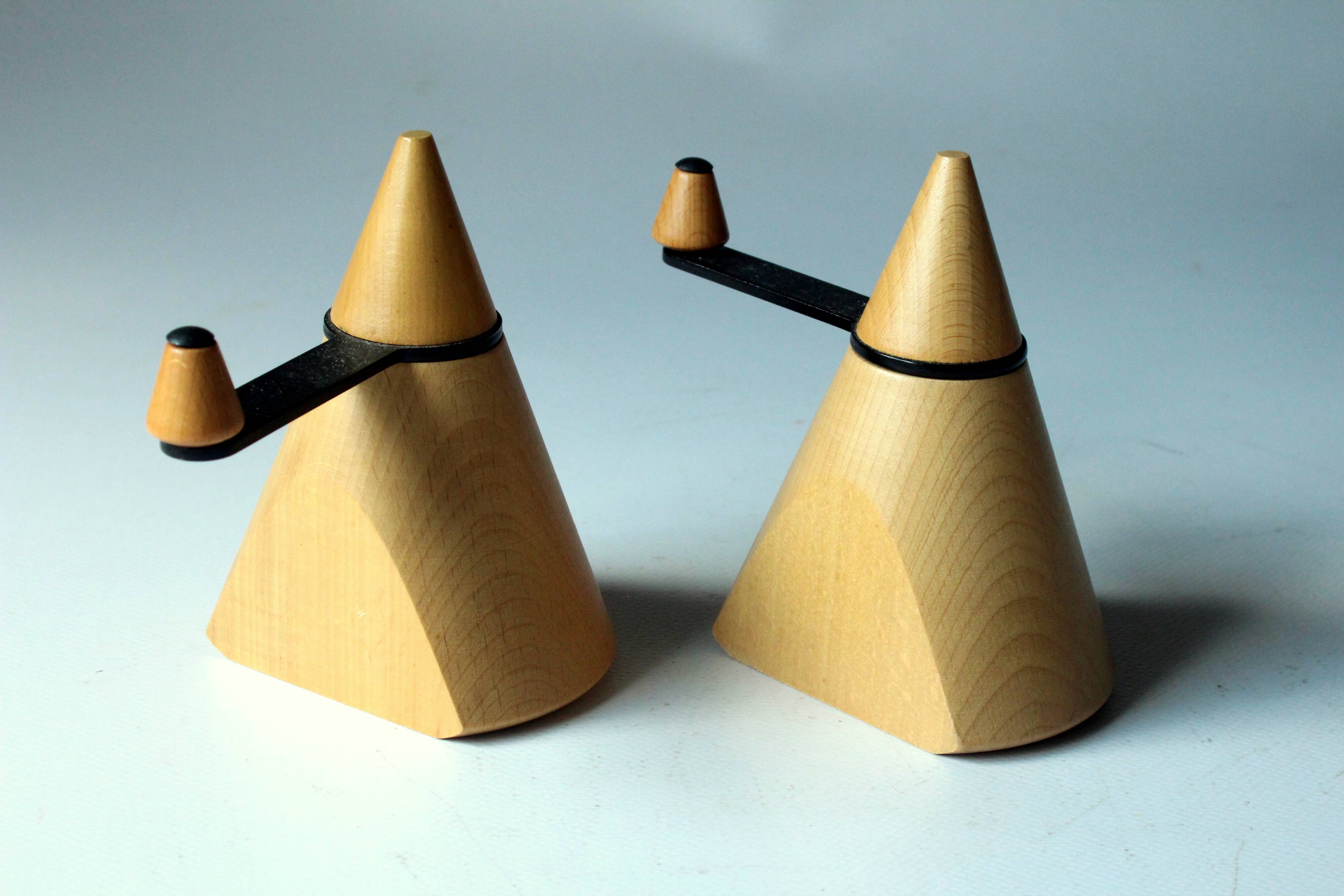 Design salt and pepper shaker