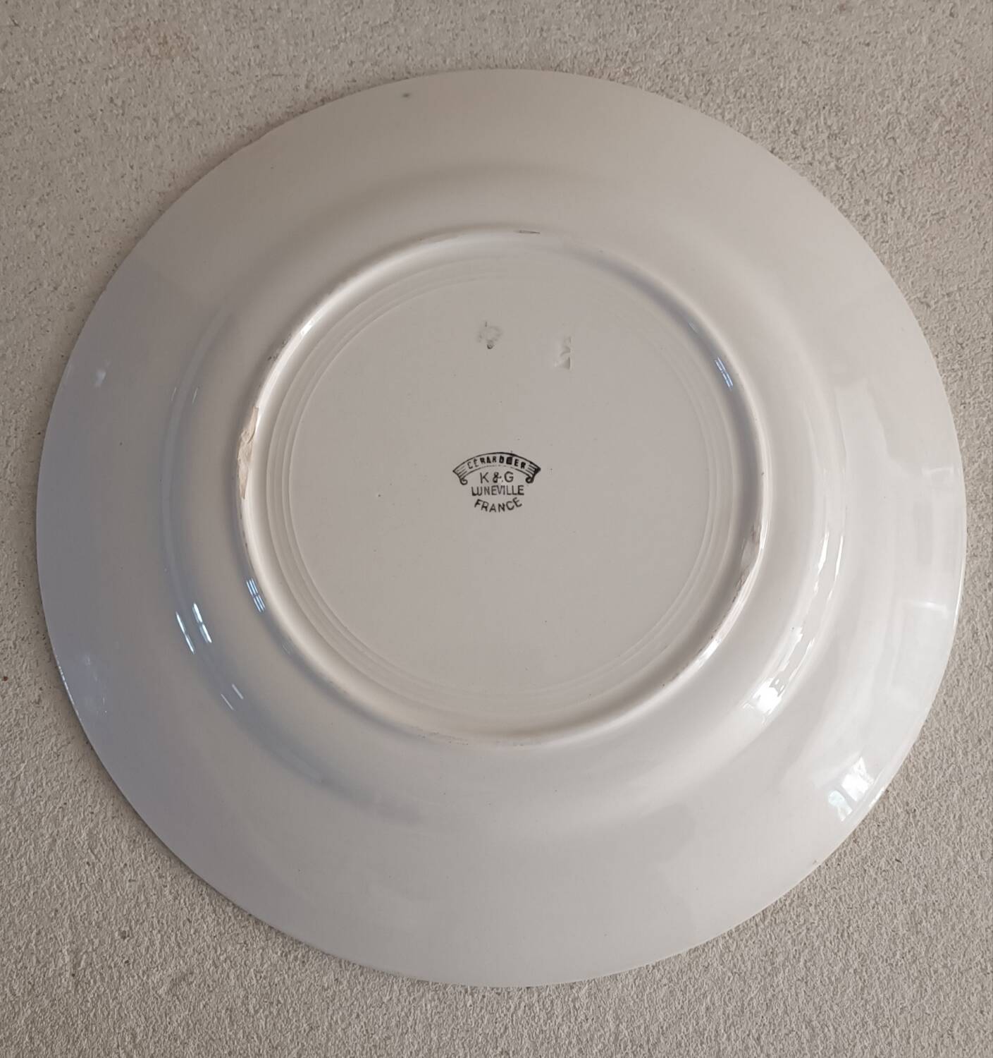 Round Lunéville dish