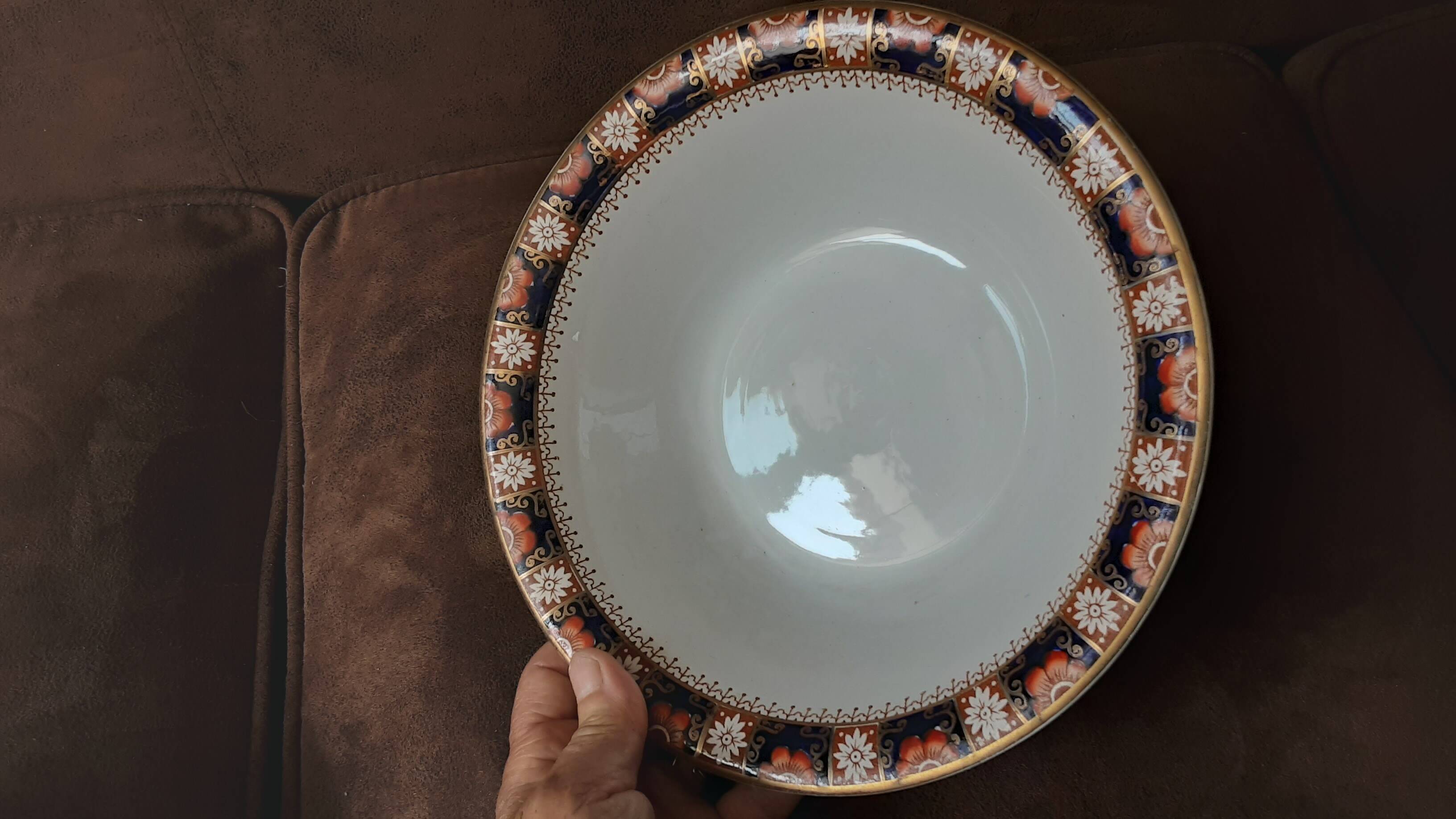 Bowl set and 6 cups England