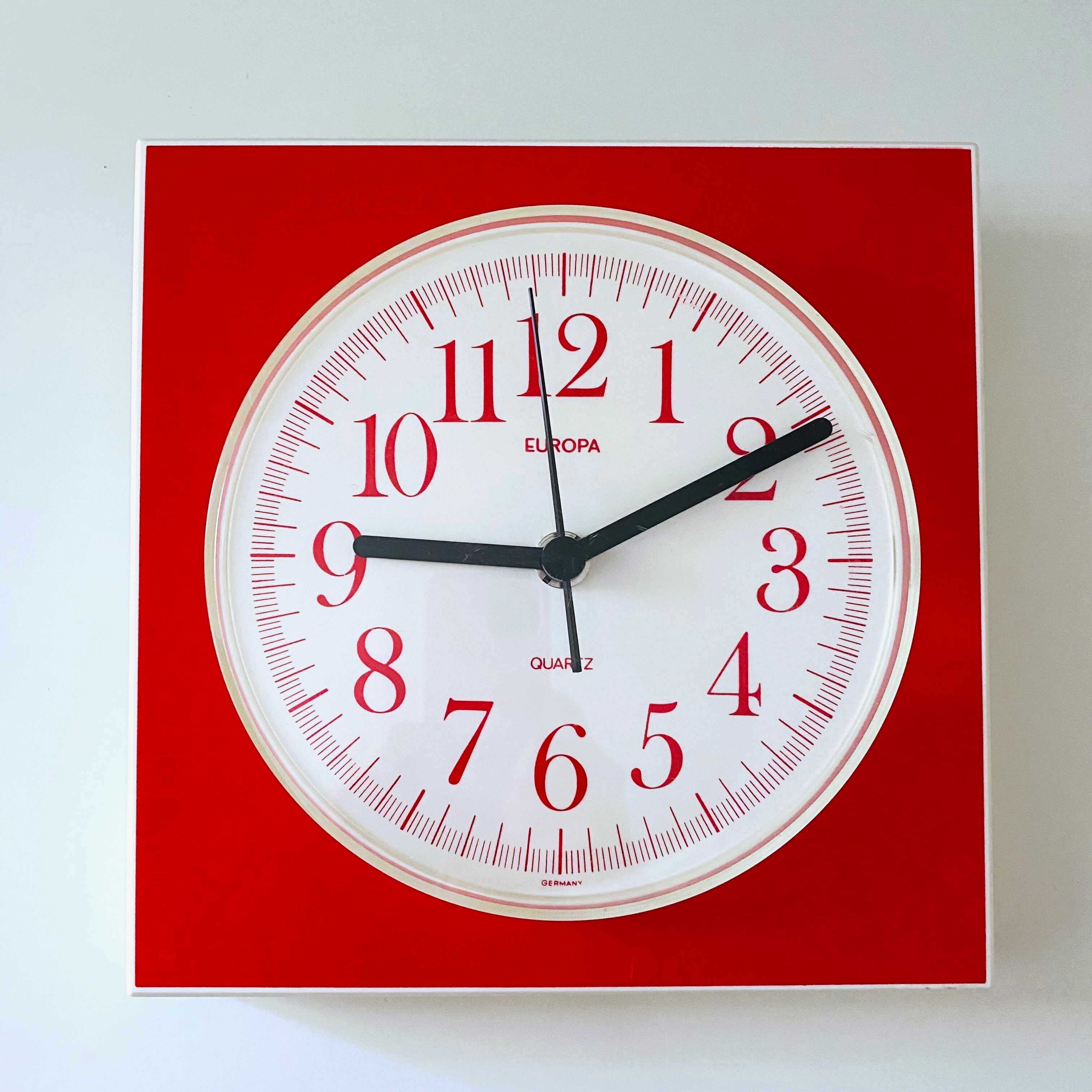 Europa wall clock, space age, 70's kitchen