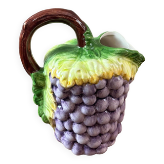 Grape pitcher