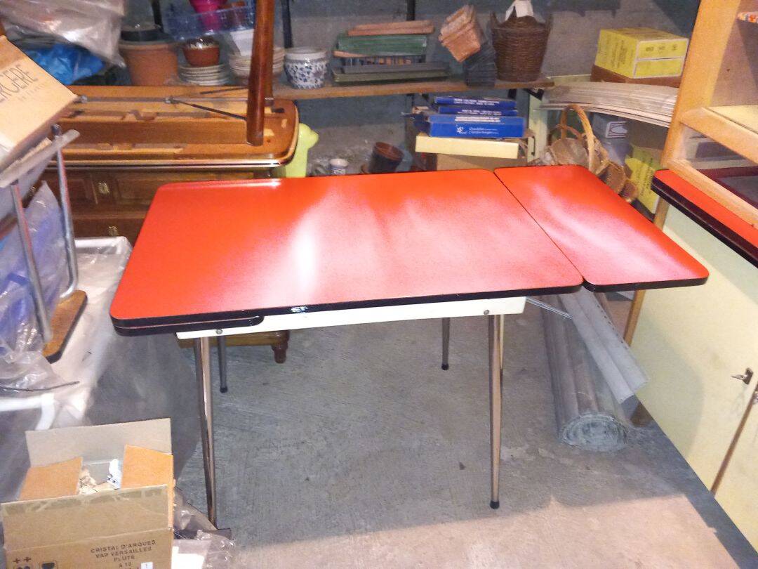 Extendable table + drawer in red Formica – Vintage