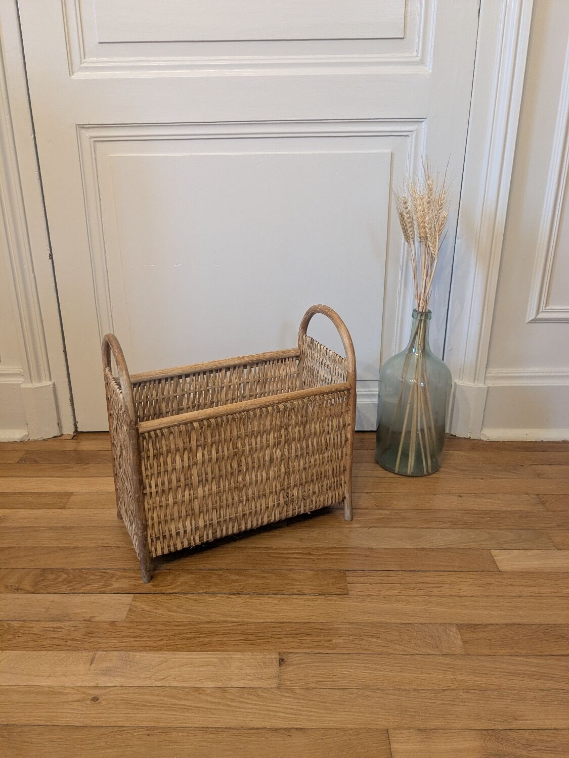 Wicker and rattan magazine rack