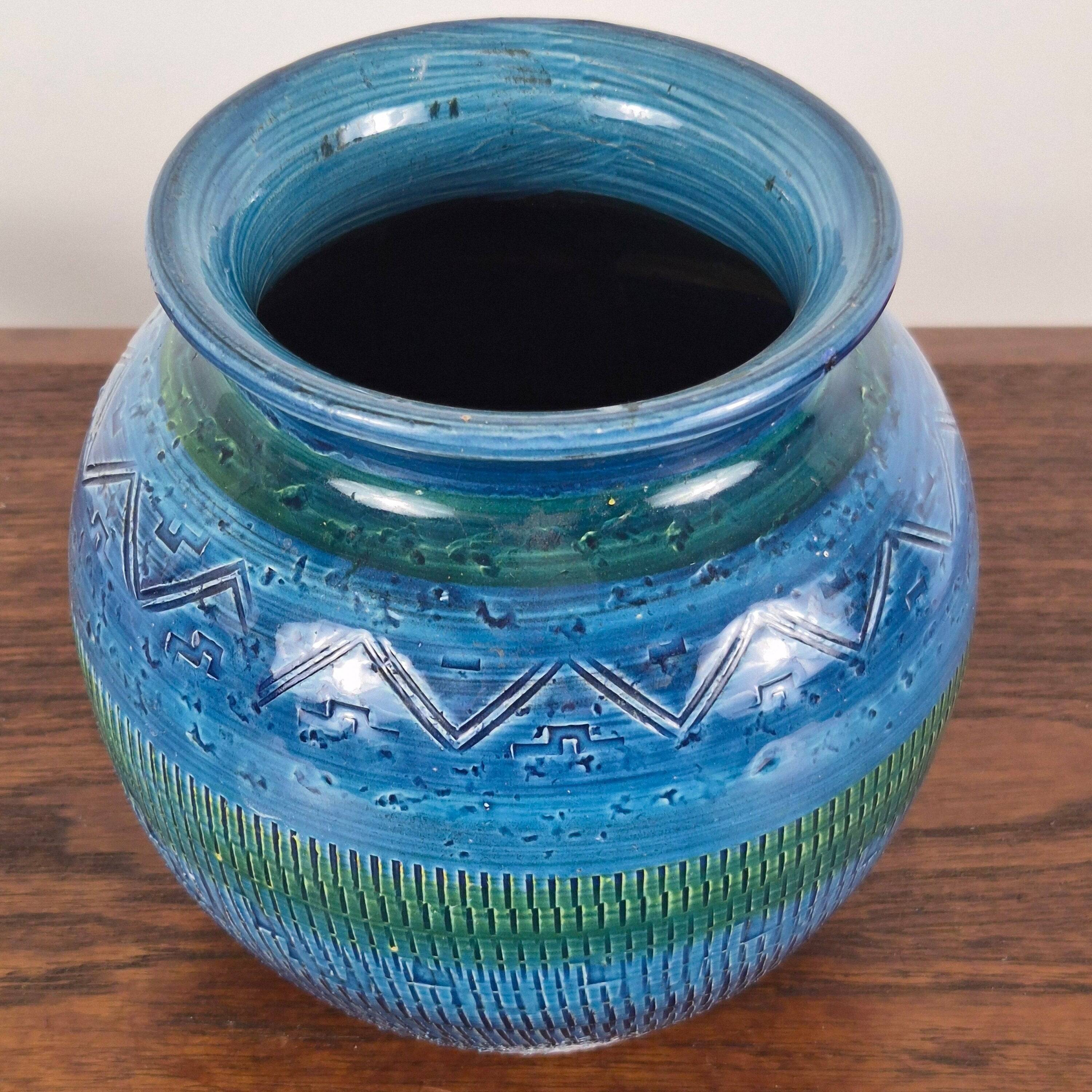 Glazed terracotta vase Rimini Blue by Aldo Londi for Bitossi, Italy, 1960.