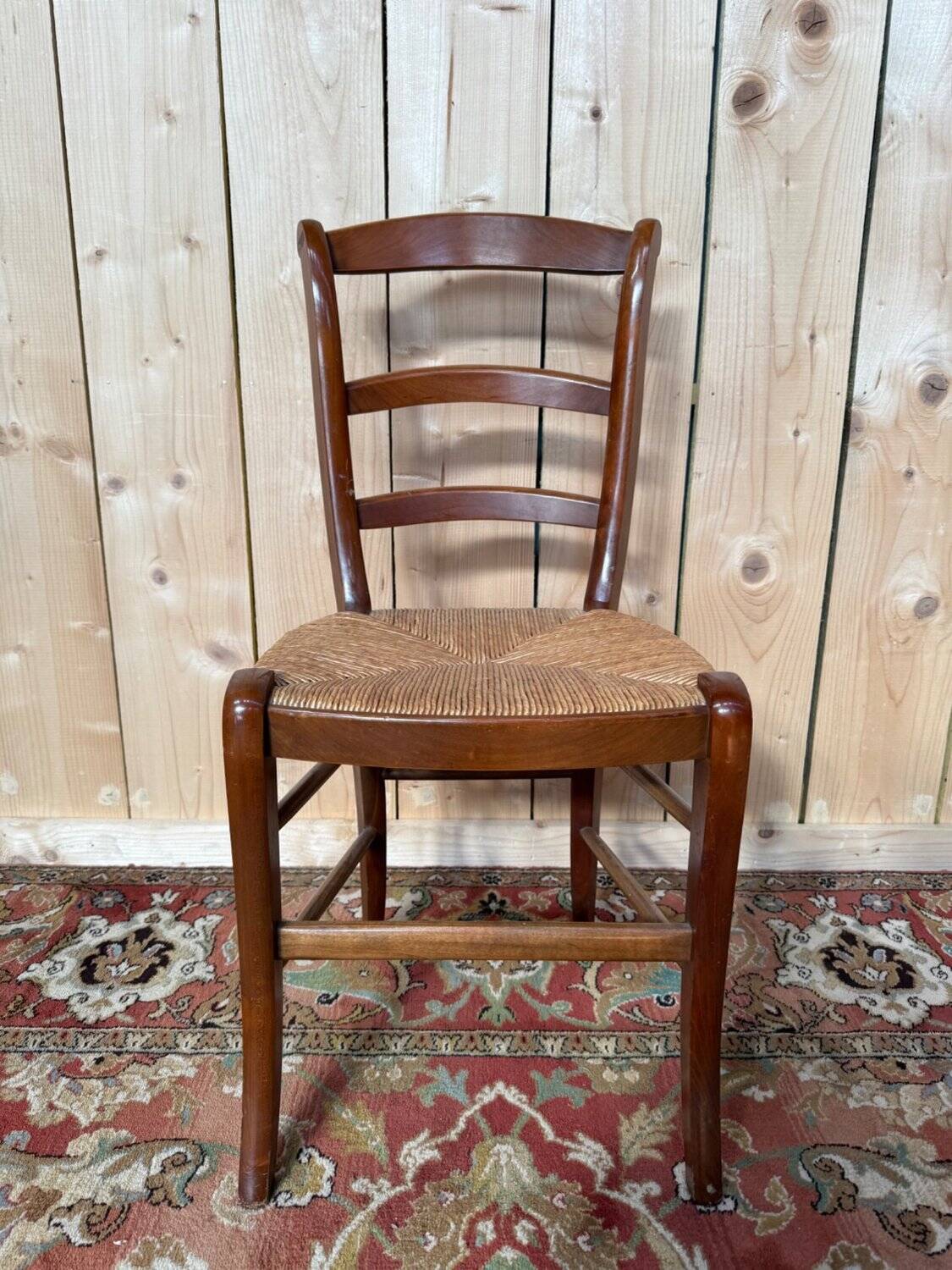 Set of 8 rustic chairs in Louis XV style – Fruitwood, straw seats.
