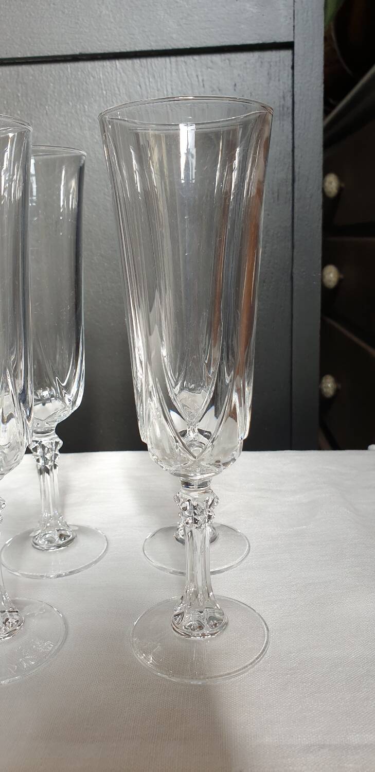 Six crystal champagne flutes