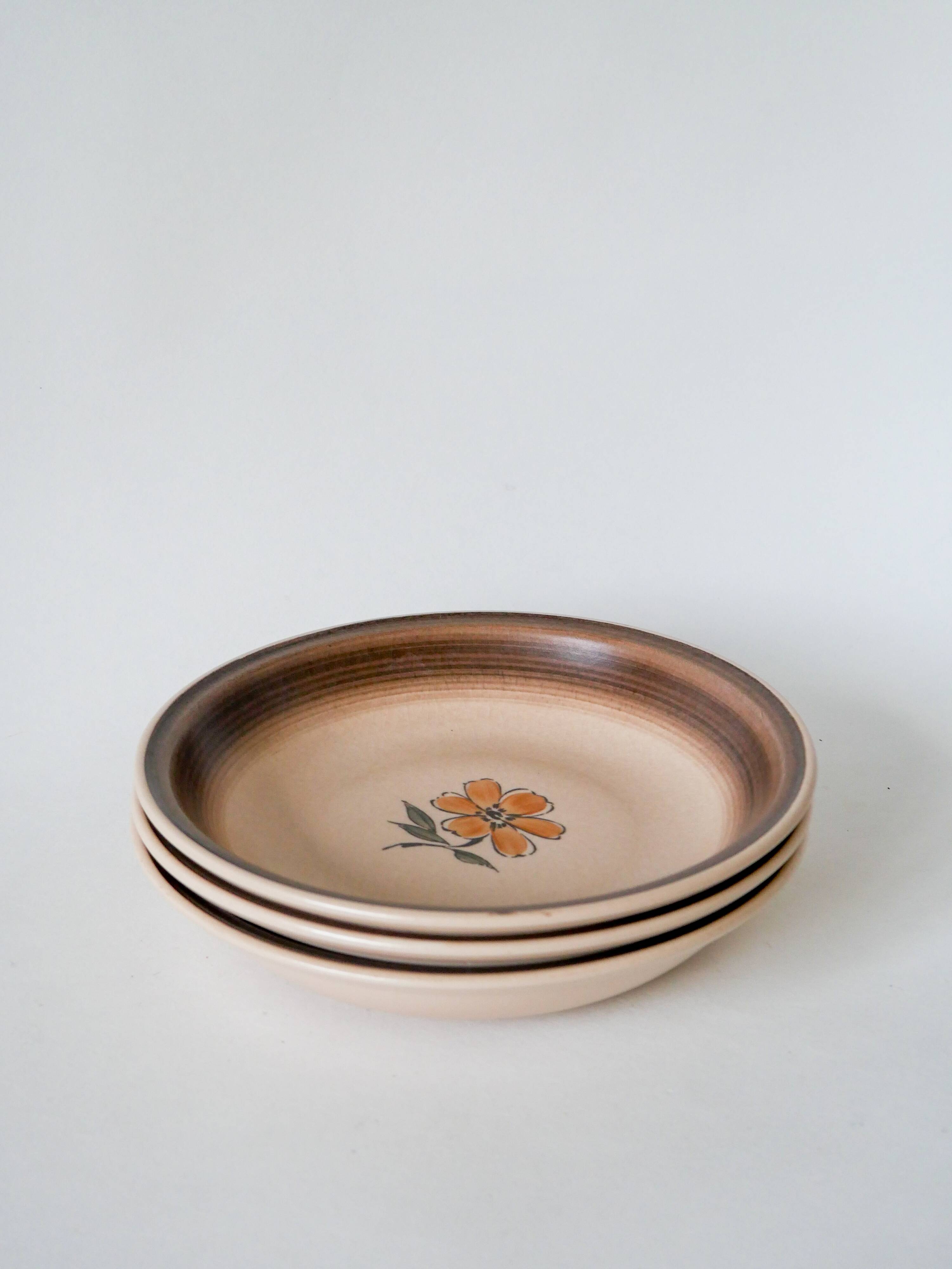 Set of 5 Gien stoneware soup plates with flowers 1970