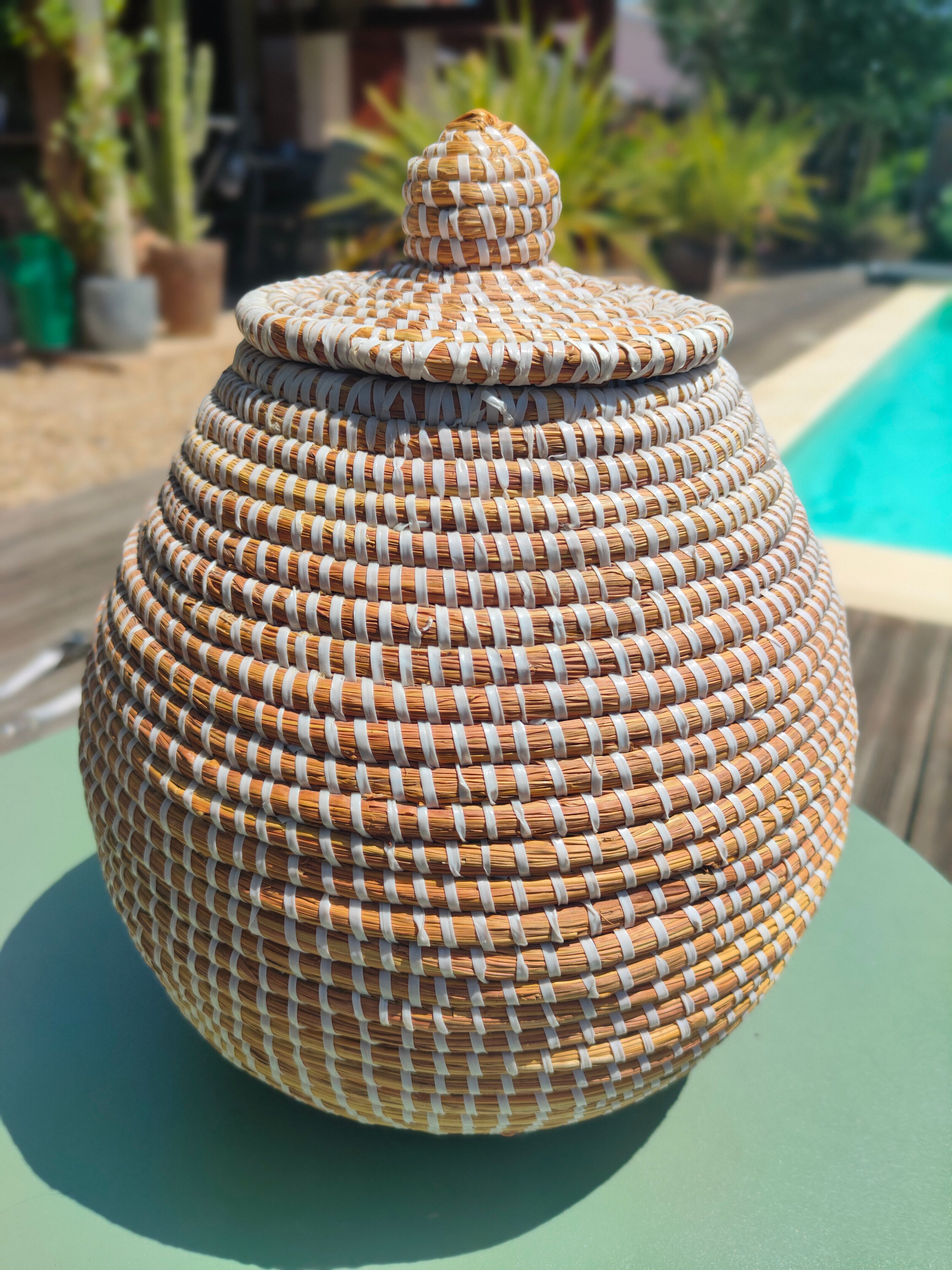 Basket with lid