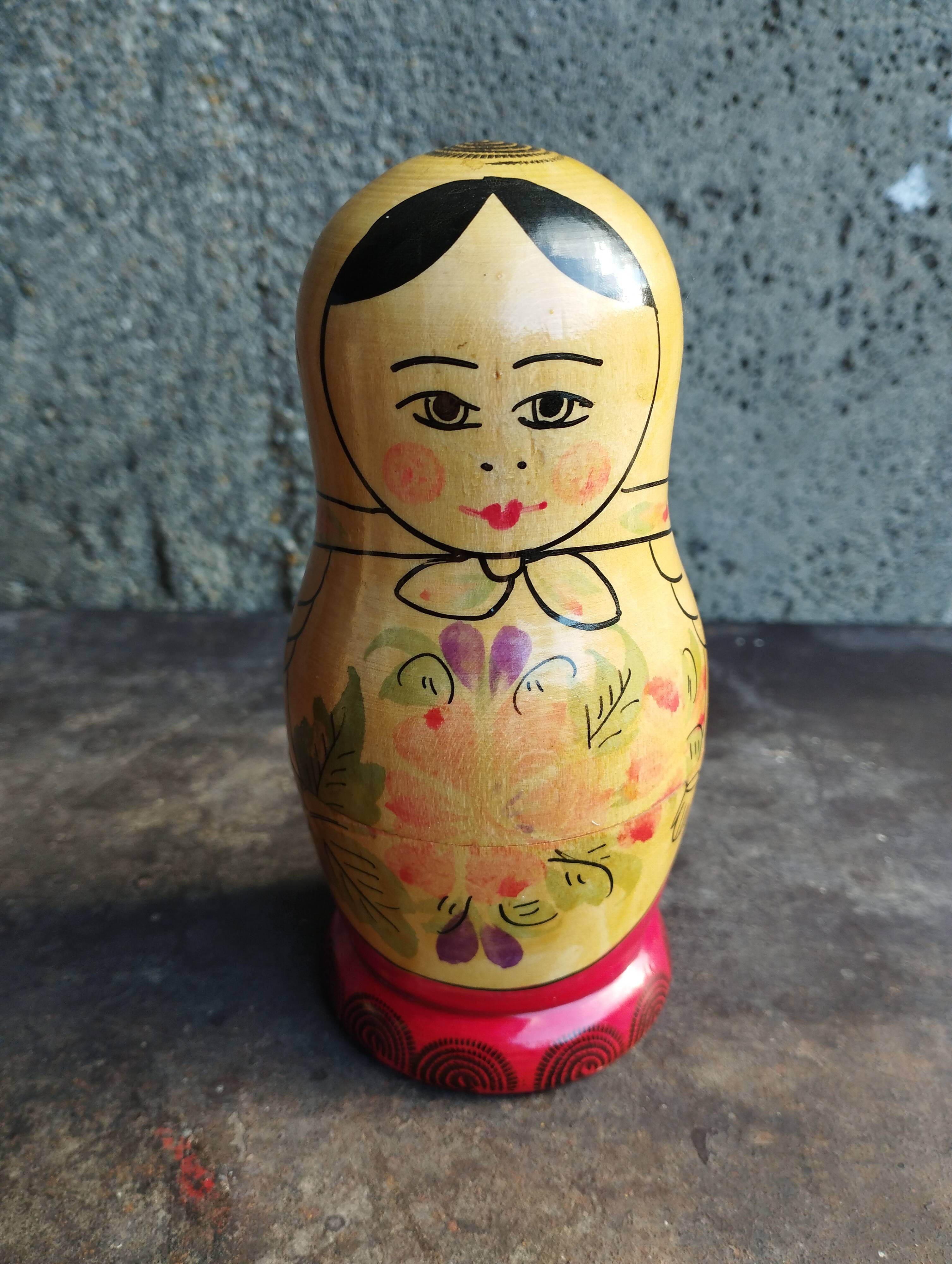 5 russian matryoshka dolls