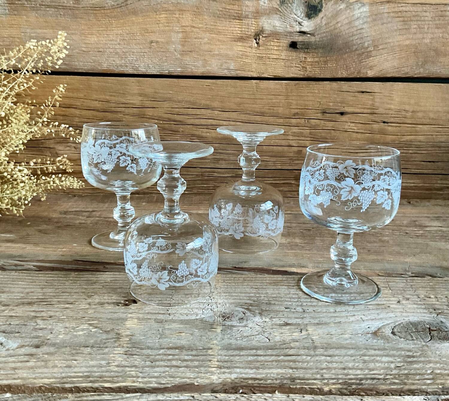 4 small luminarc “vine” glasses