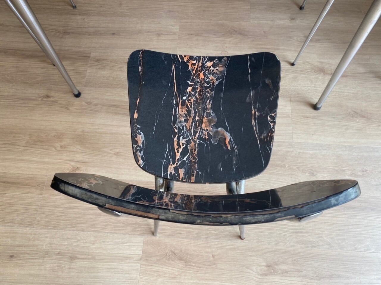 Marbled formica table & 4 chairs