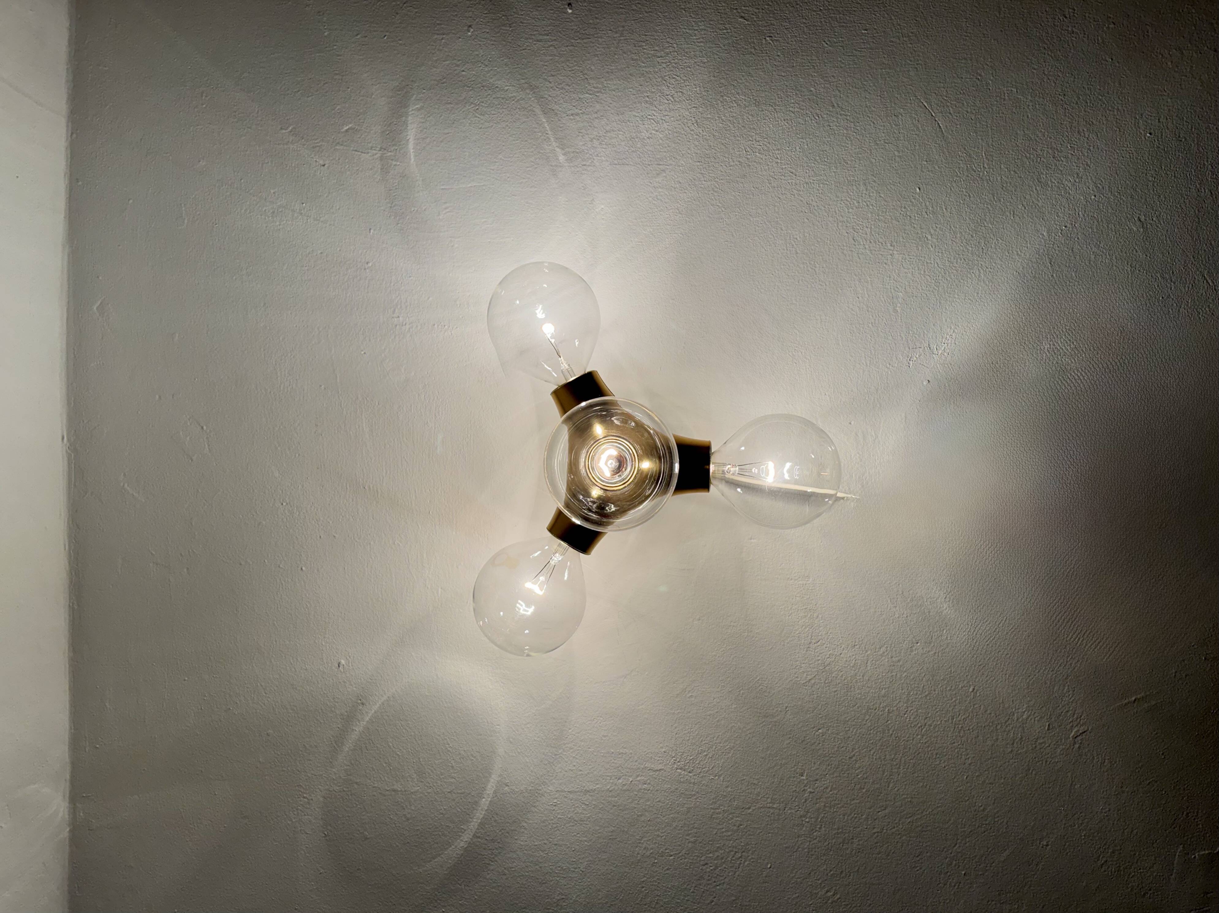 1 des 2 lampes encastrées Sputnik Gemini par Gebrüder Cosack