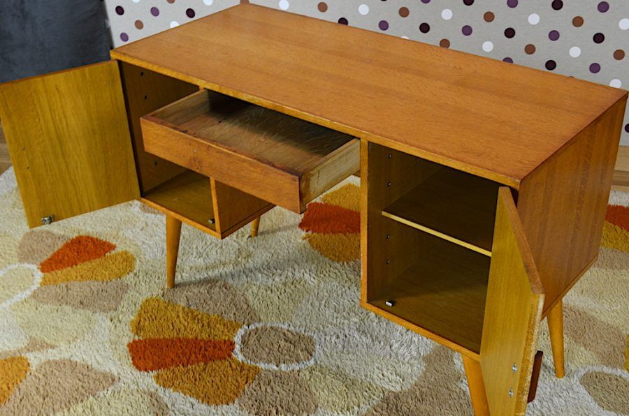 Bureau design vintage en hêtre année 1960.