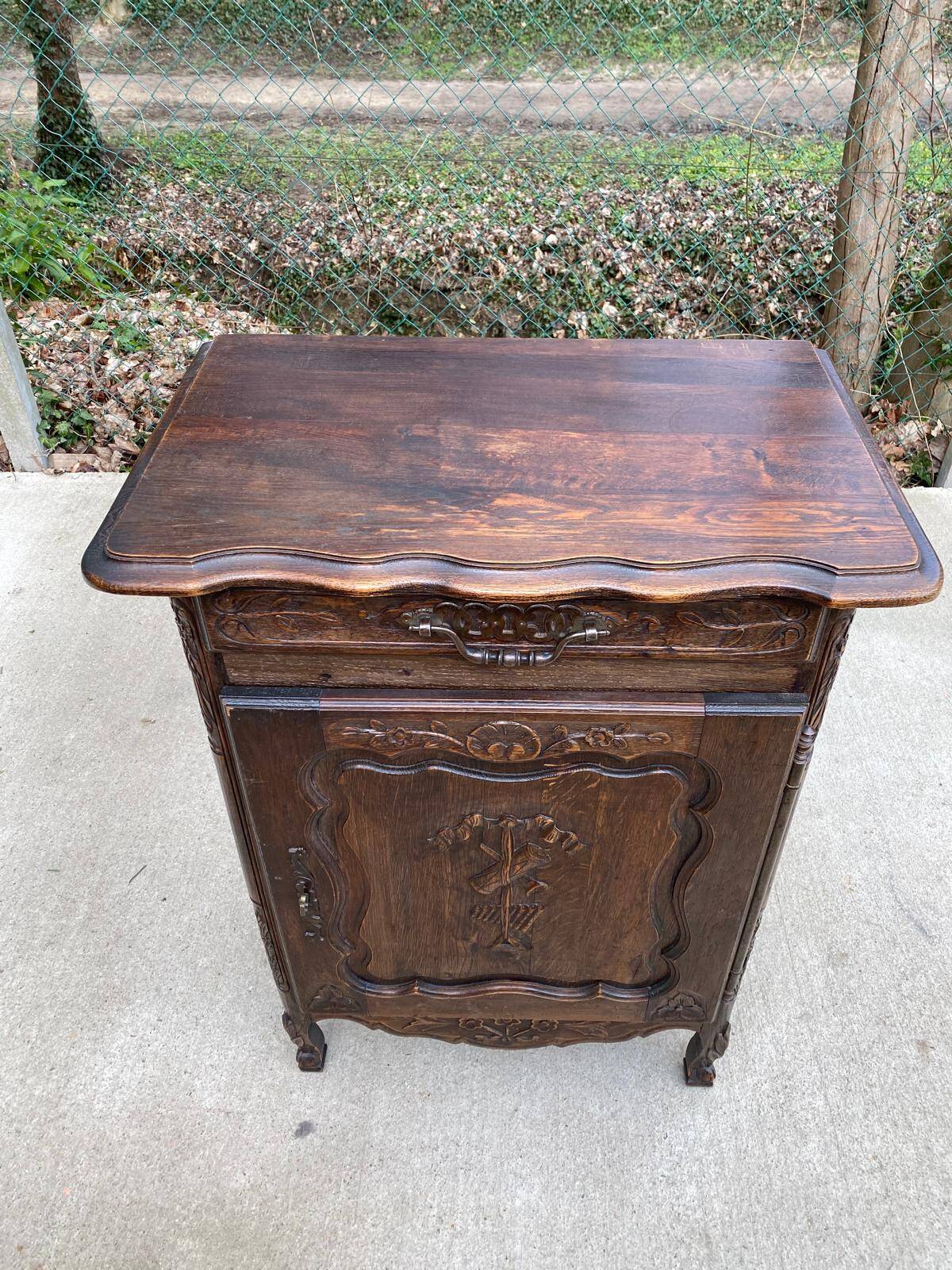 Renaissance chest of drawers in solid dark oak wood