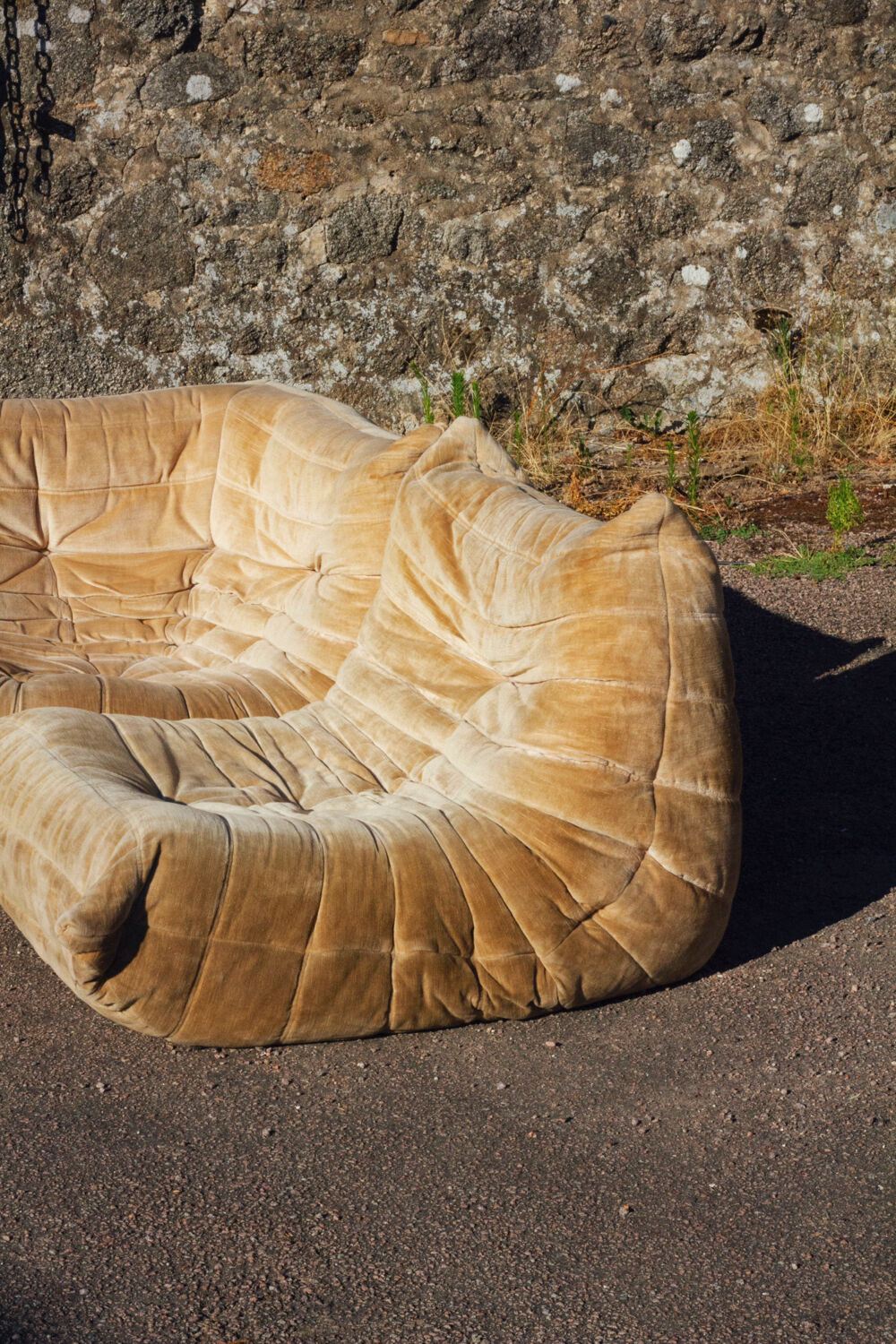 Chauffeuse d'angle Togo velours beige par Michel Ducaroy pour Ligne Roset