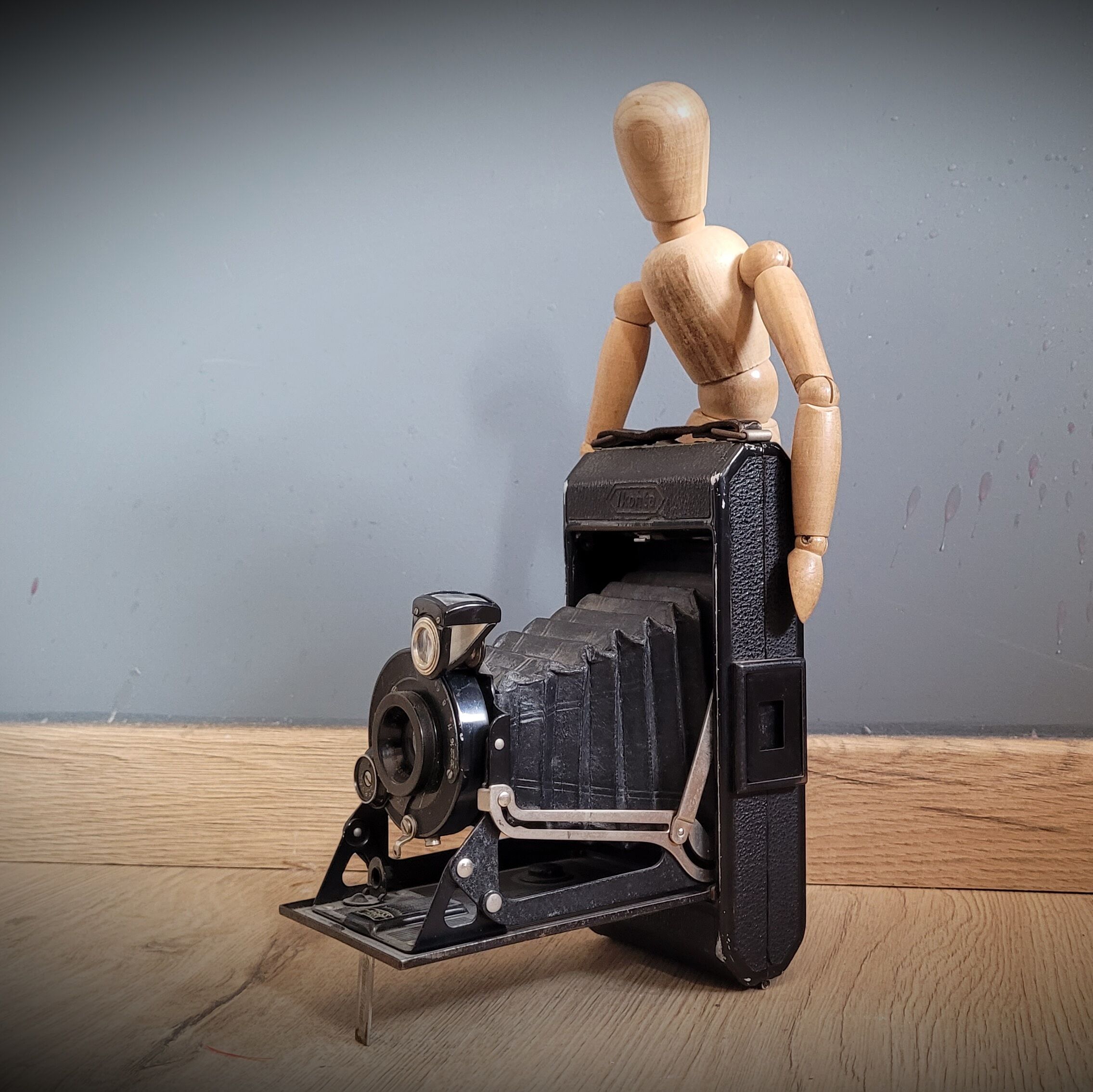 Zeis Ikonta bellows camera