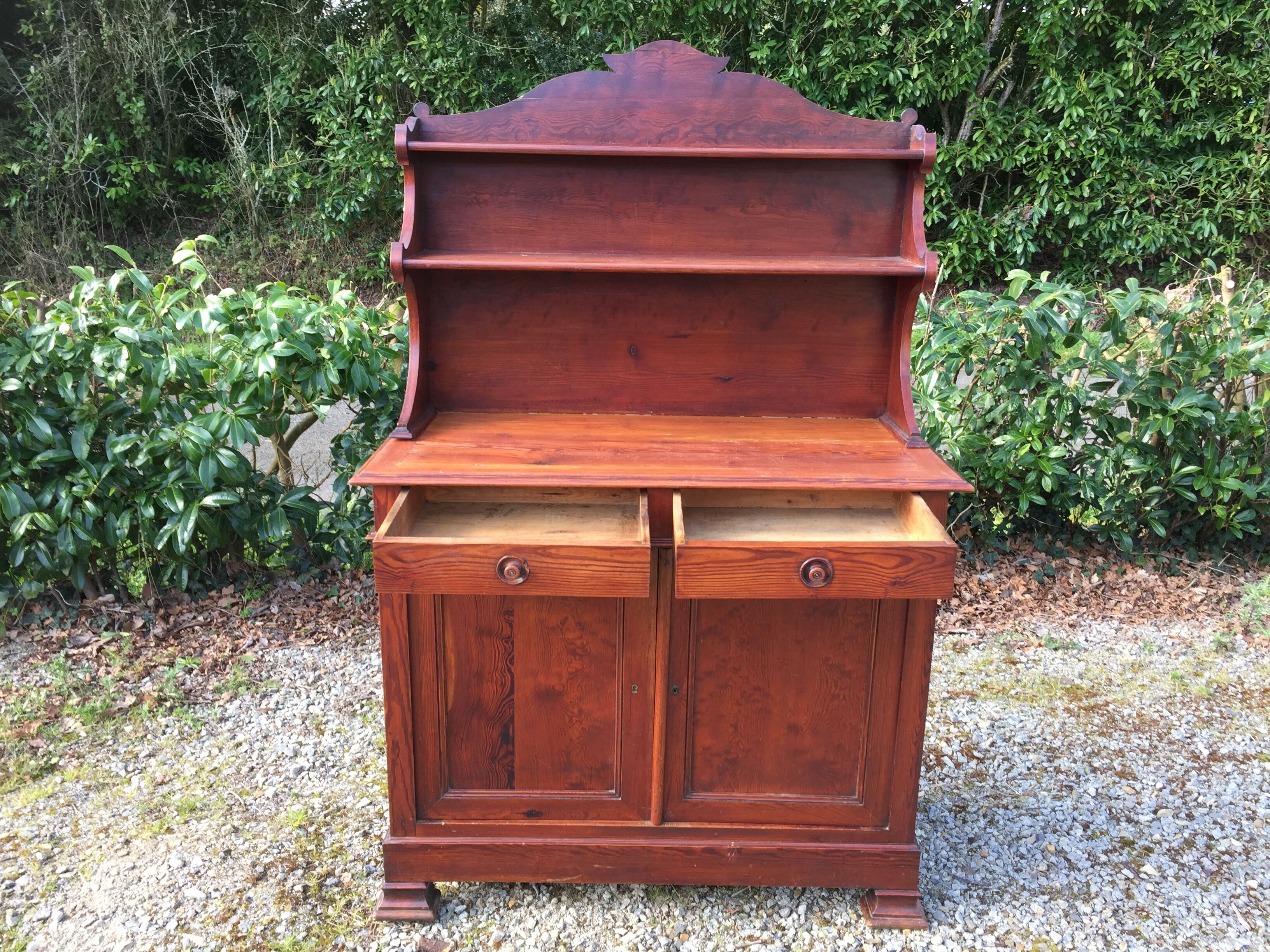 Vintage Parisian buffet in pitchpin with its top St Hubert.