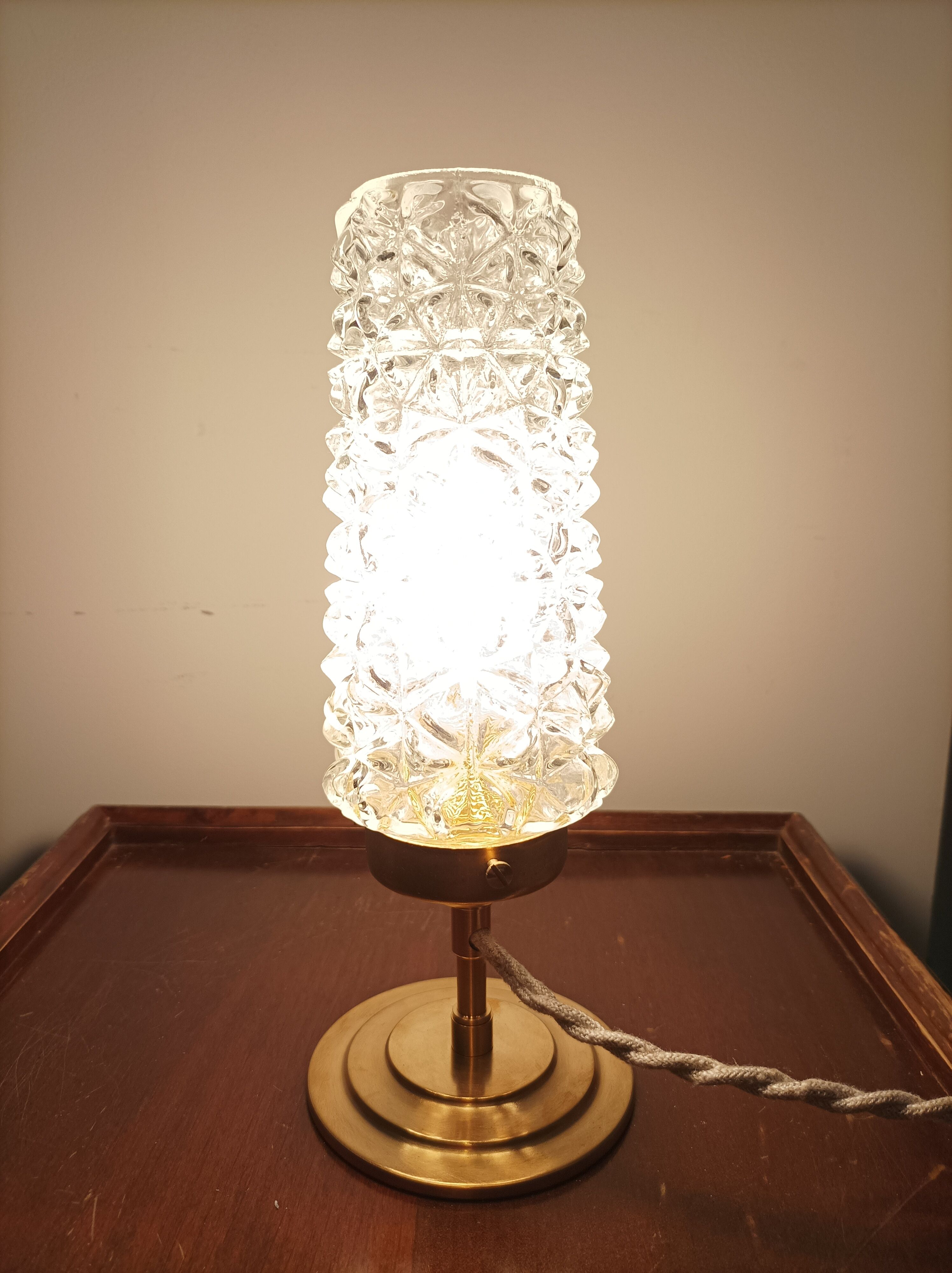 Table lamp