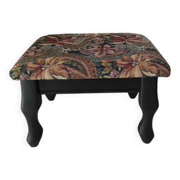 Petit ottoman repose-pied tapisserie vintage.