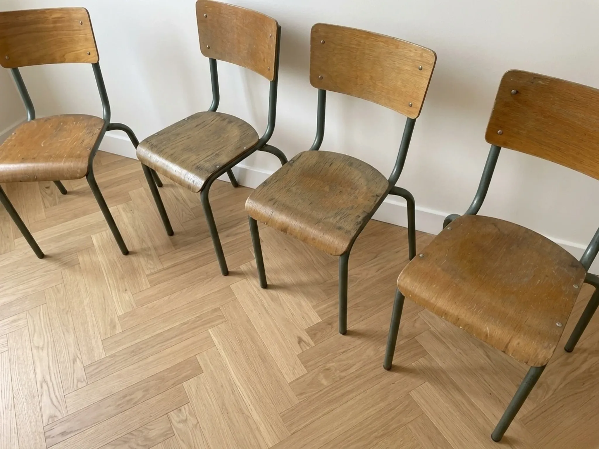 Lot de 8 chaises d'atelier vintage industrielles