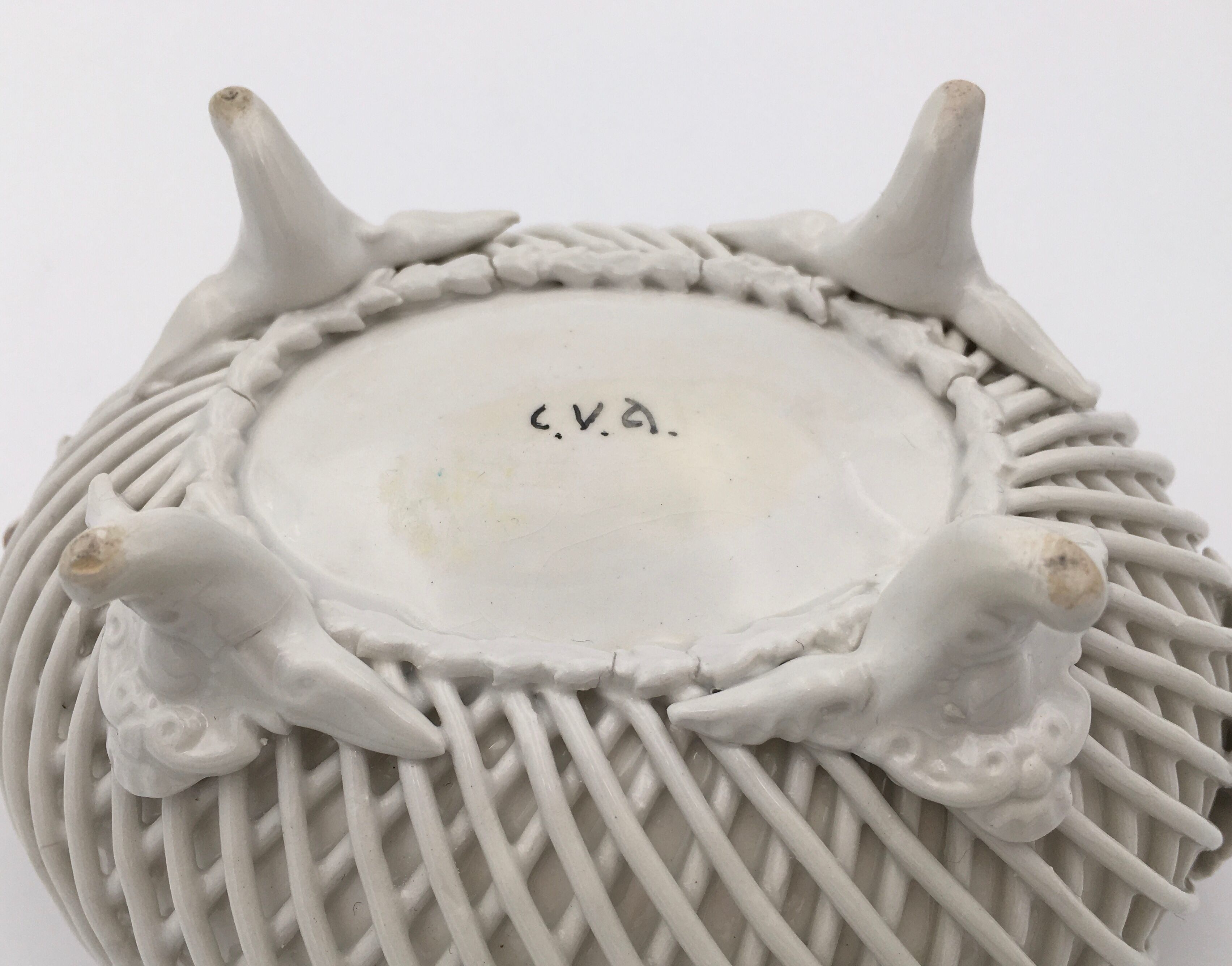 Ancient woven porcelain box, signed C.V.A - early 20th century