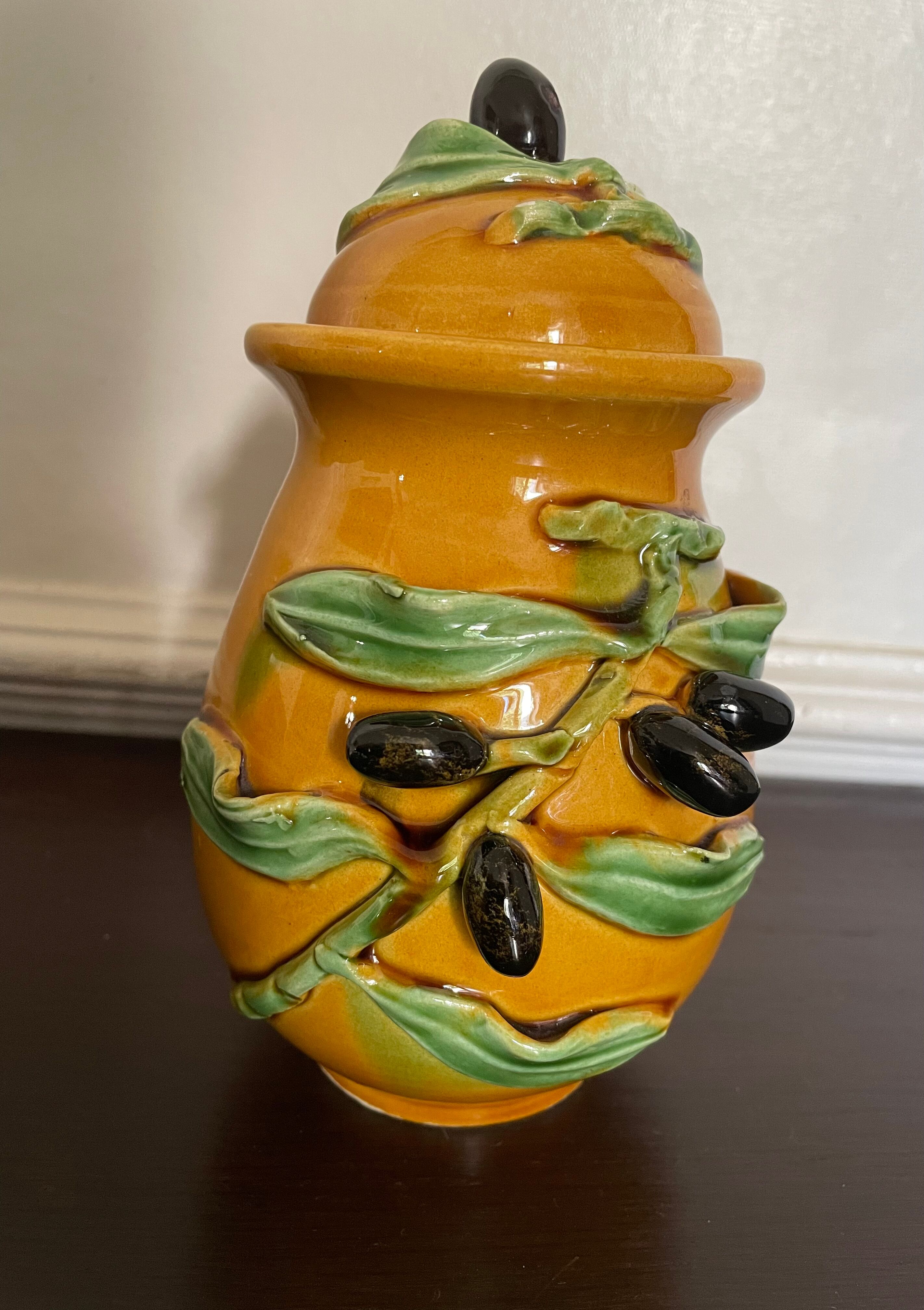 Vallauris slurry olive pot