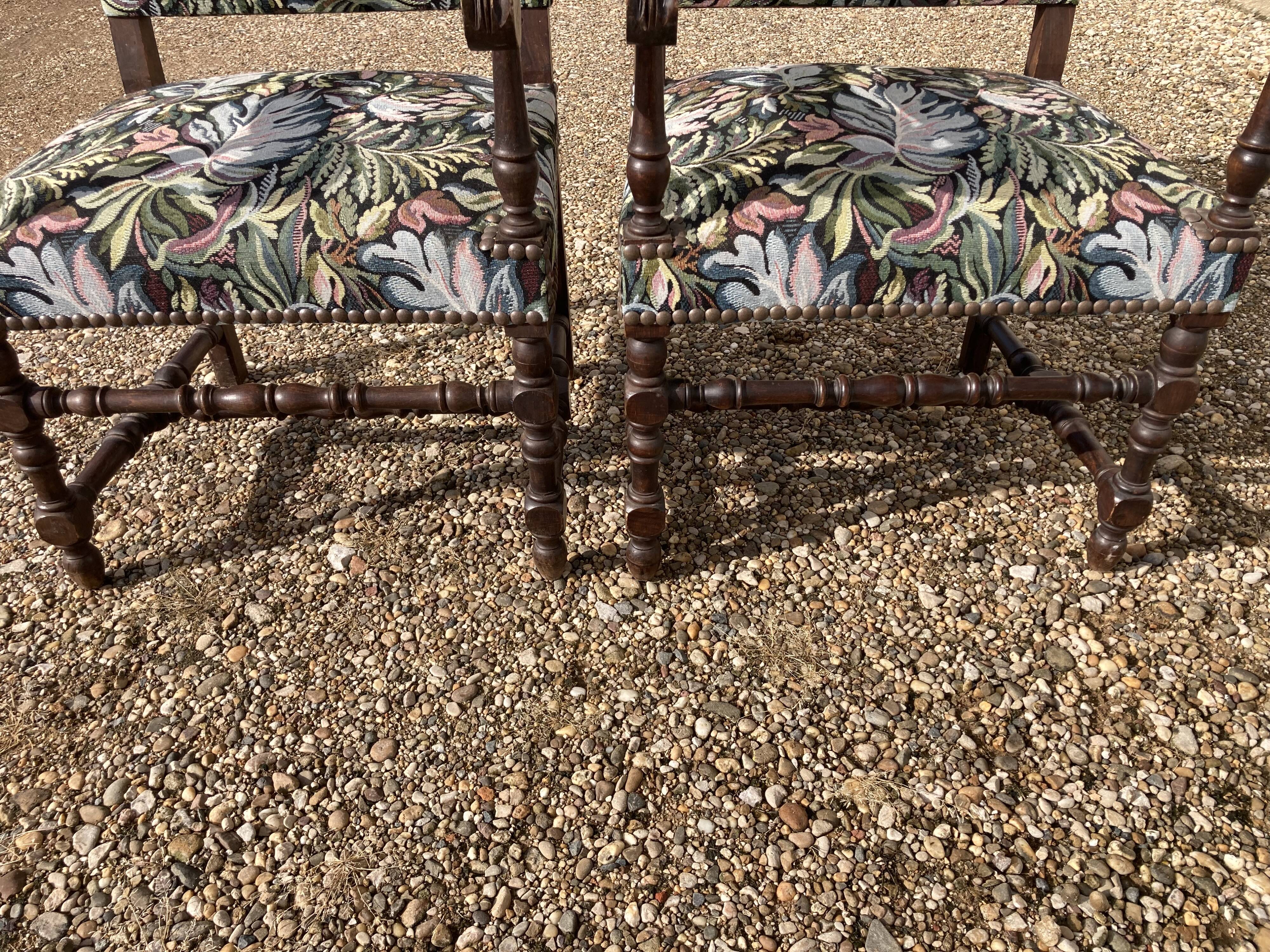Paire de fauteuils Louis XIII