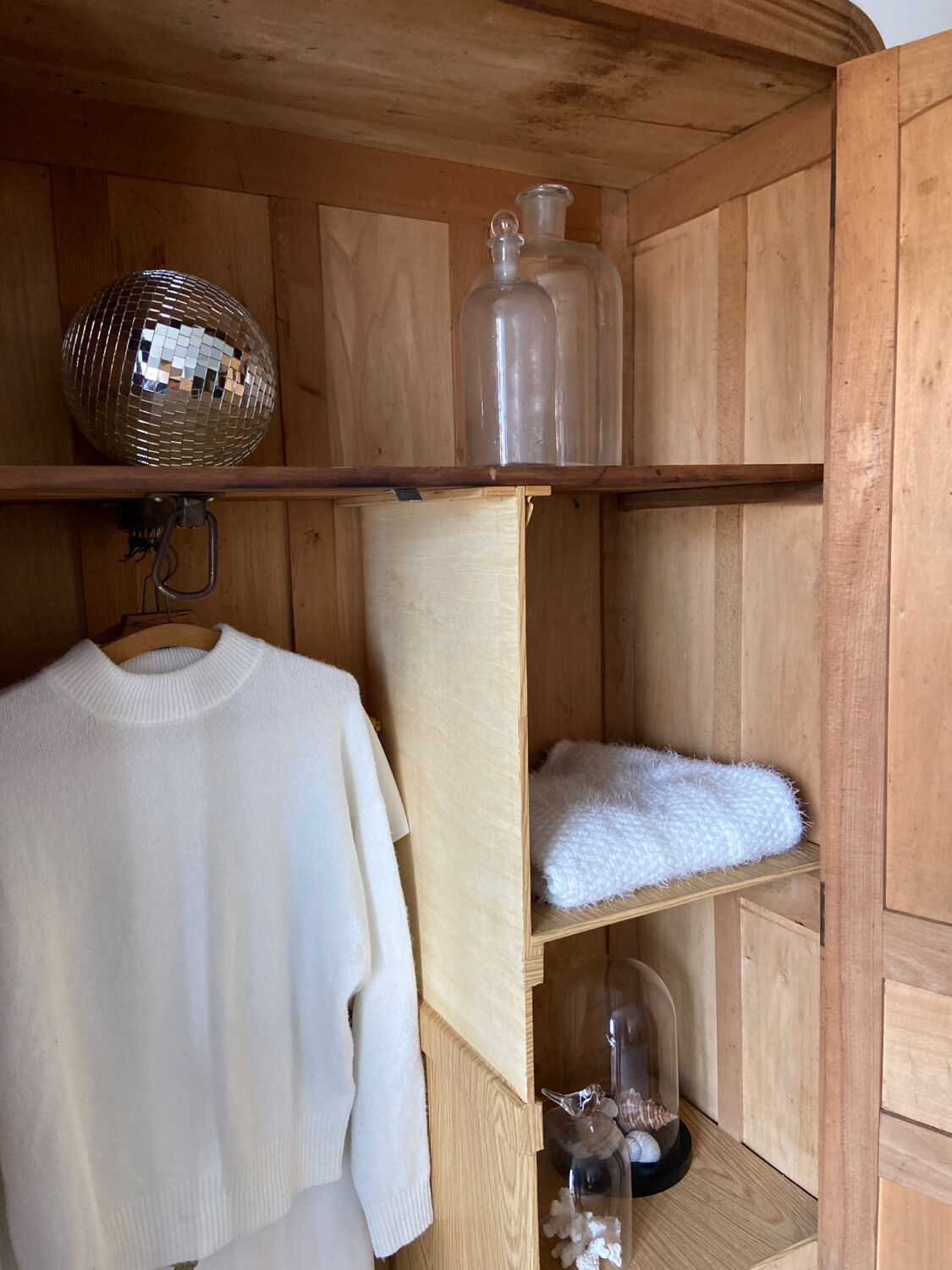 Armoire parisienne