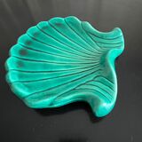 Empty shell-shaped pocket