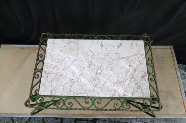 Table  basse  avec dessus en marbre
