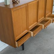Buffet haut en chêne, design danois, années 1960, production : Danemark
