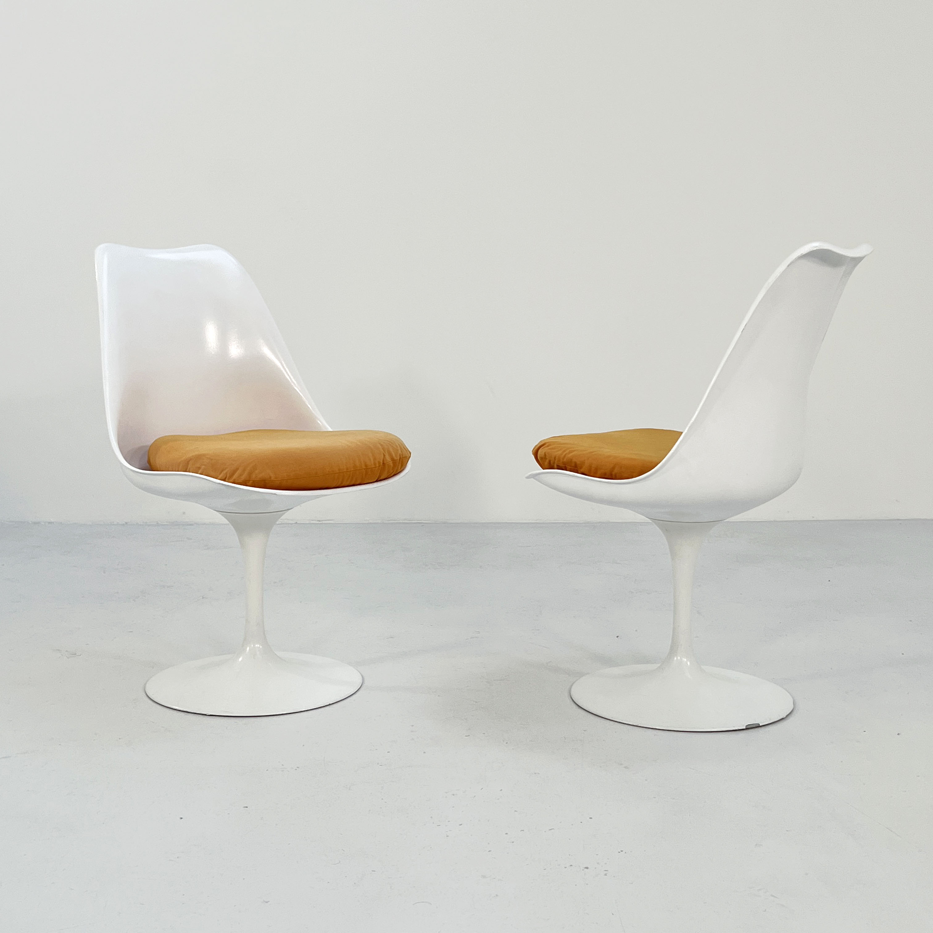 Set of 4 Tulip chairs by Eero Saarinen for Knoll, 1970