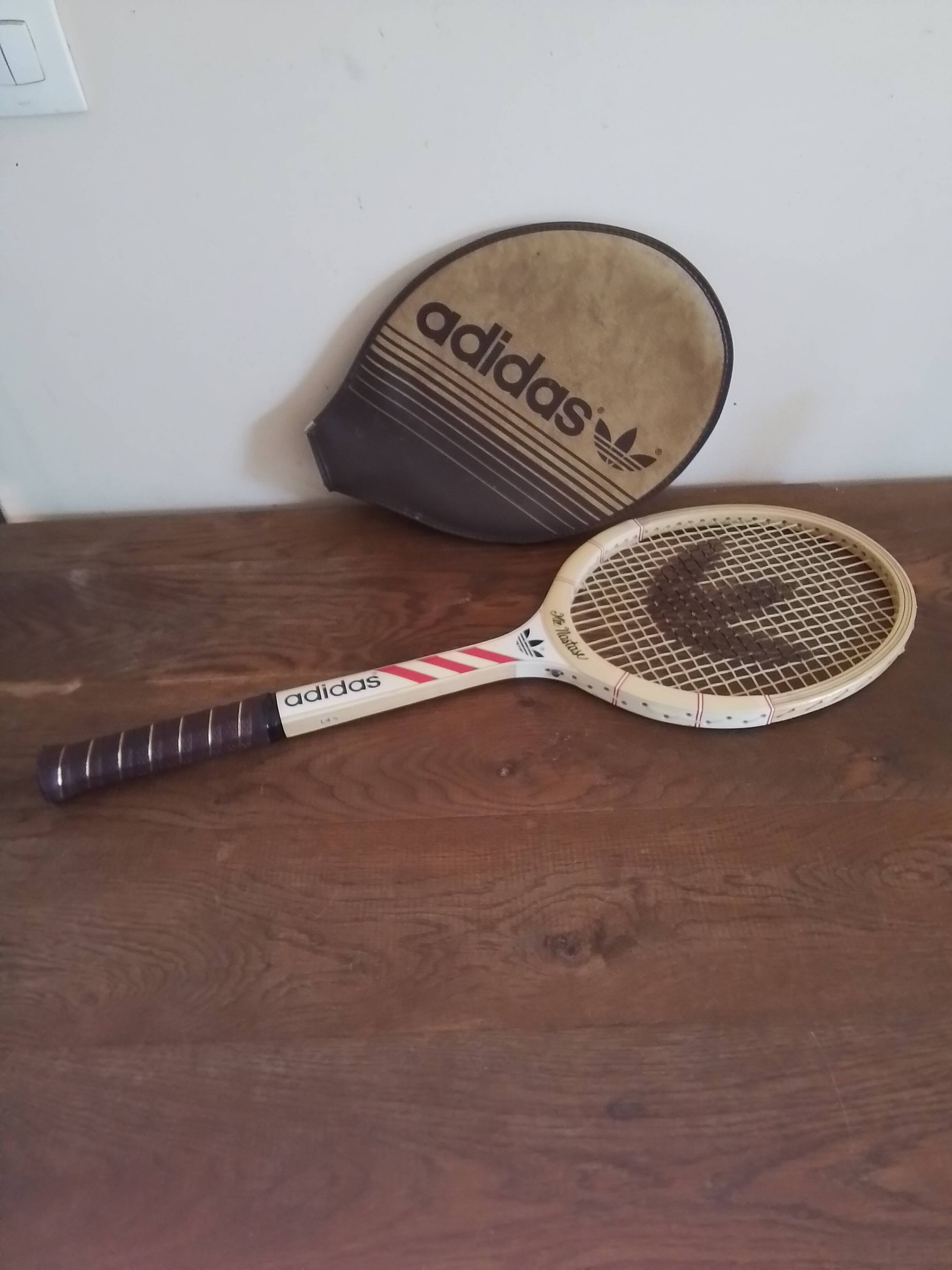 Ilie Nasrase Ads 040 tennis racket