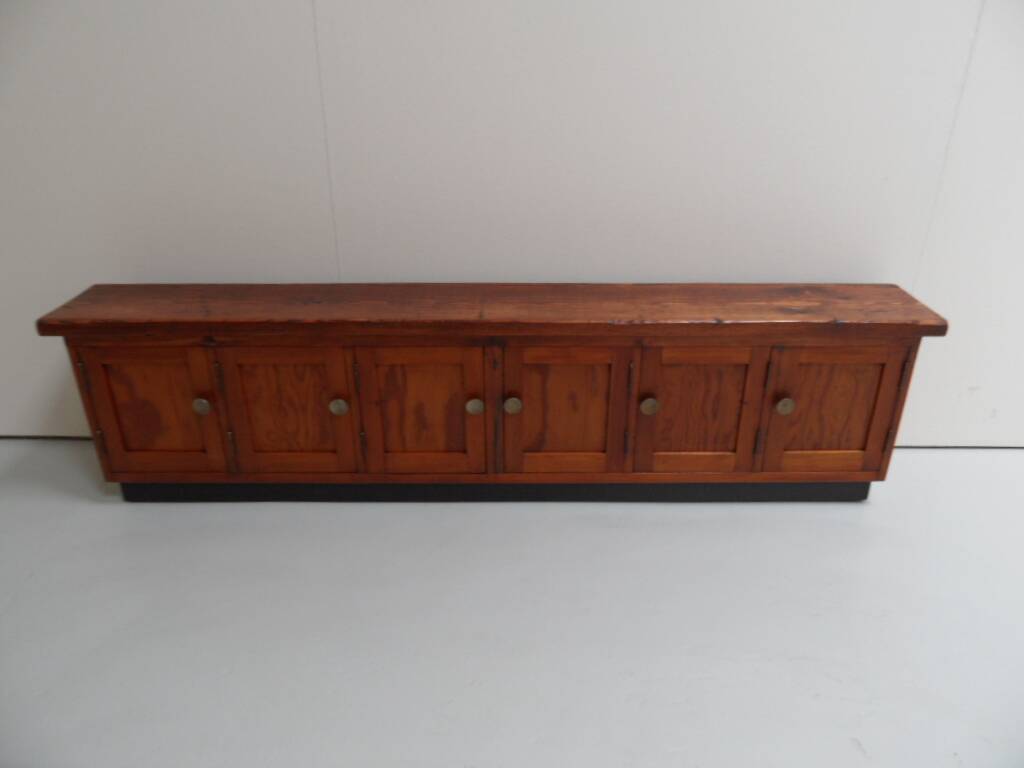 Buffet vintage avec 6 portes