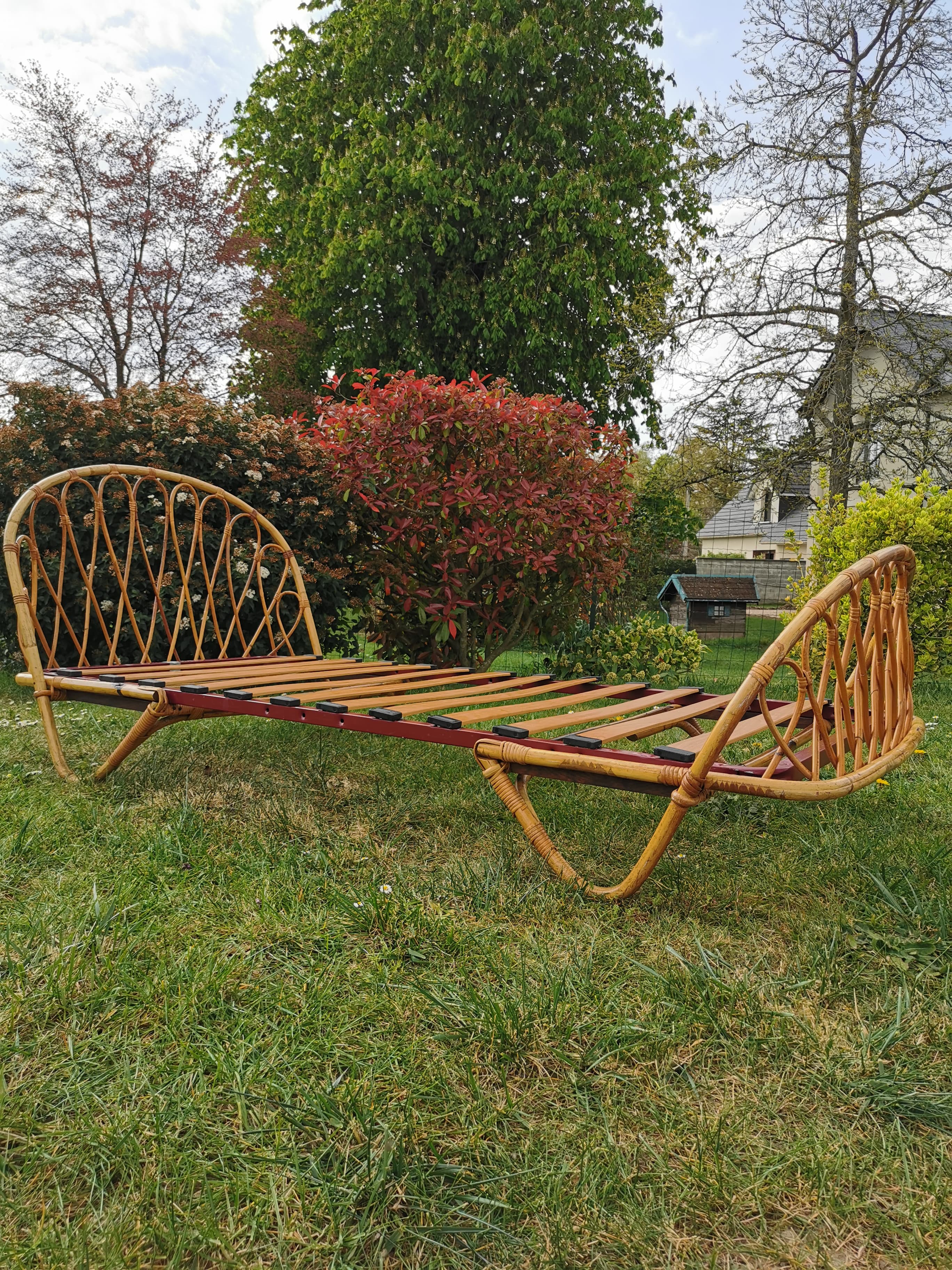 Rattan basket bed or bench