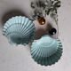Shell-shaped porcelain dishes.