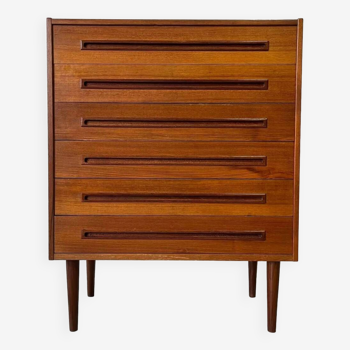 Vintage chest of drawers in teak