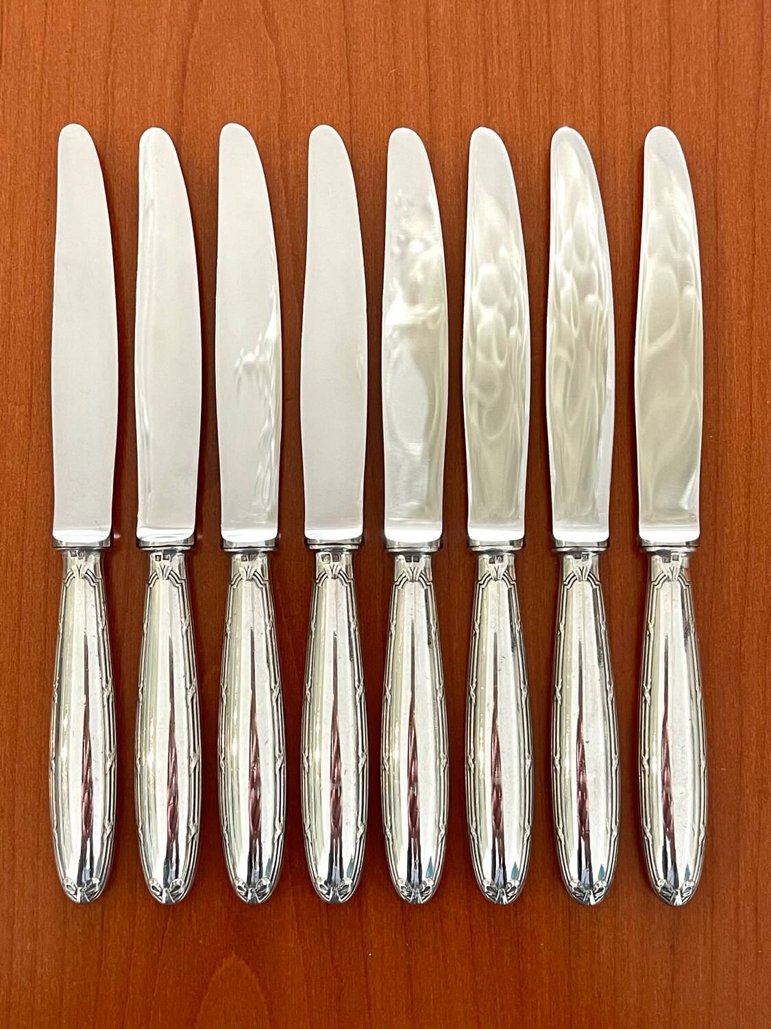 Christofle crossed ribbons 8 knives entremet dessert cheese very good condition