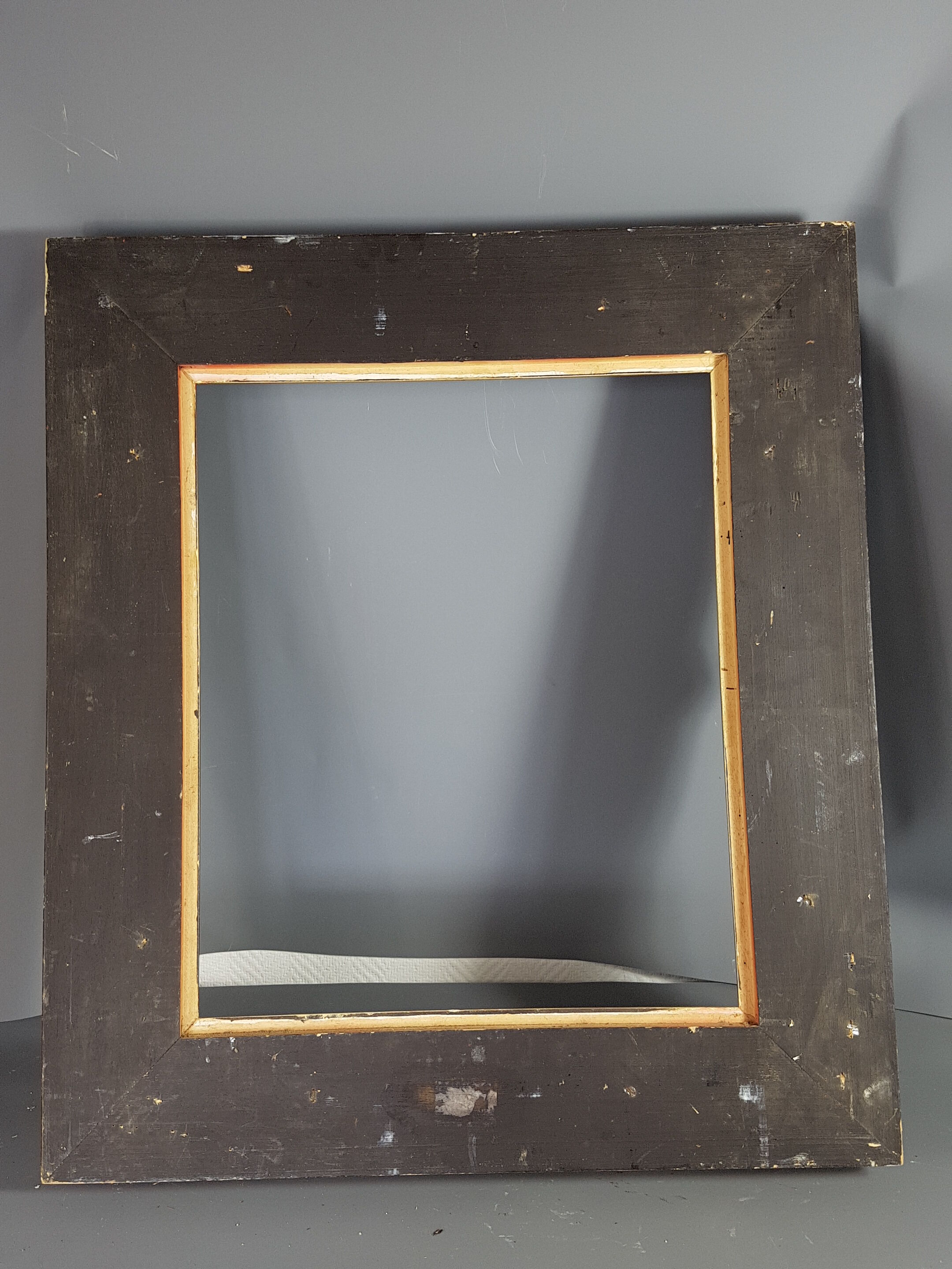 Large frame Louis XV style wood and gilded stucco patinated 78x69 cm, leaf: 55.5x46.5 cm