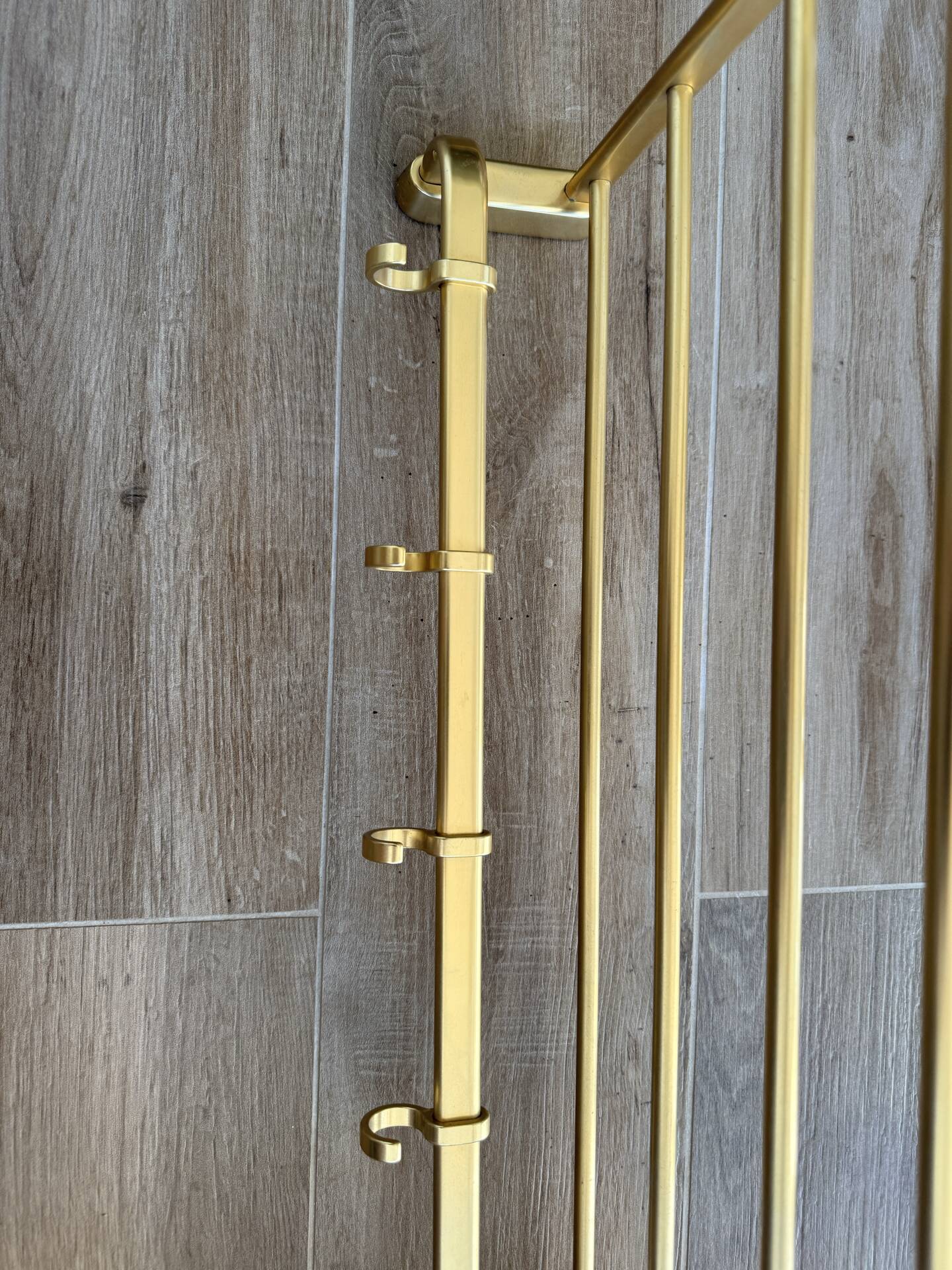 Vintage wall coat rack in gold aluminium – 1960s – 5 hooks
