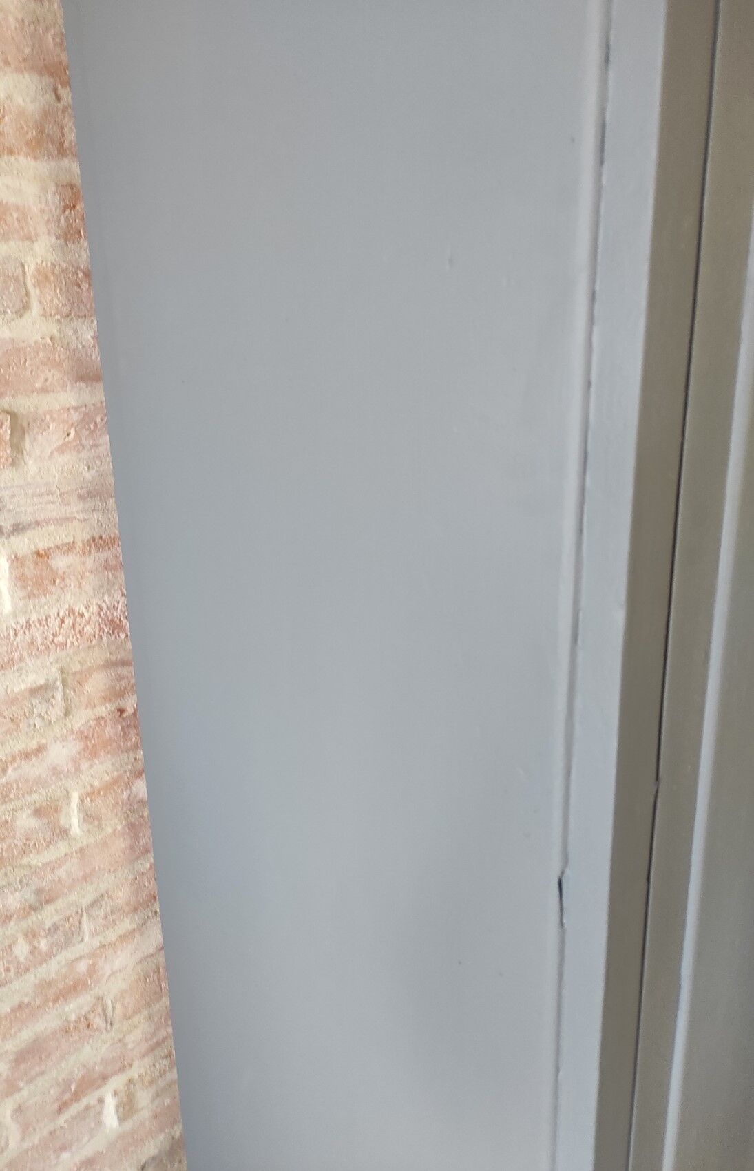Armoire parisienne