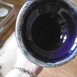 Vase bleu à anses
