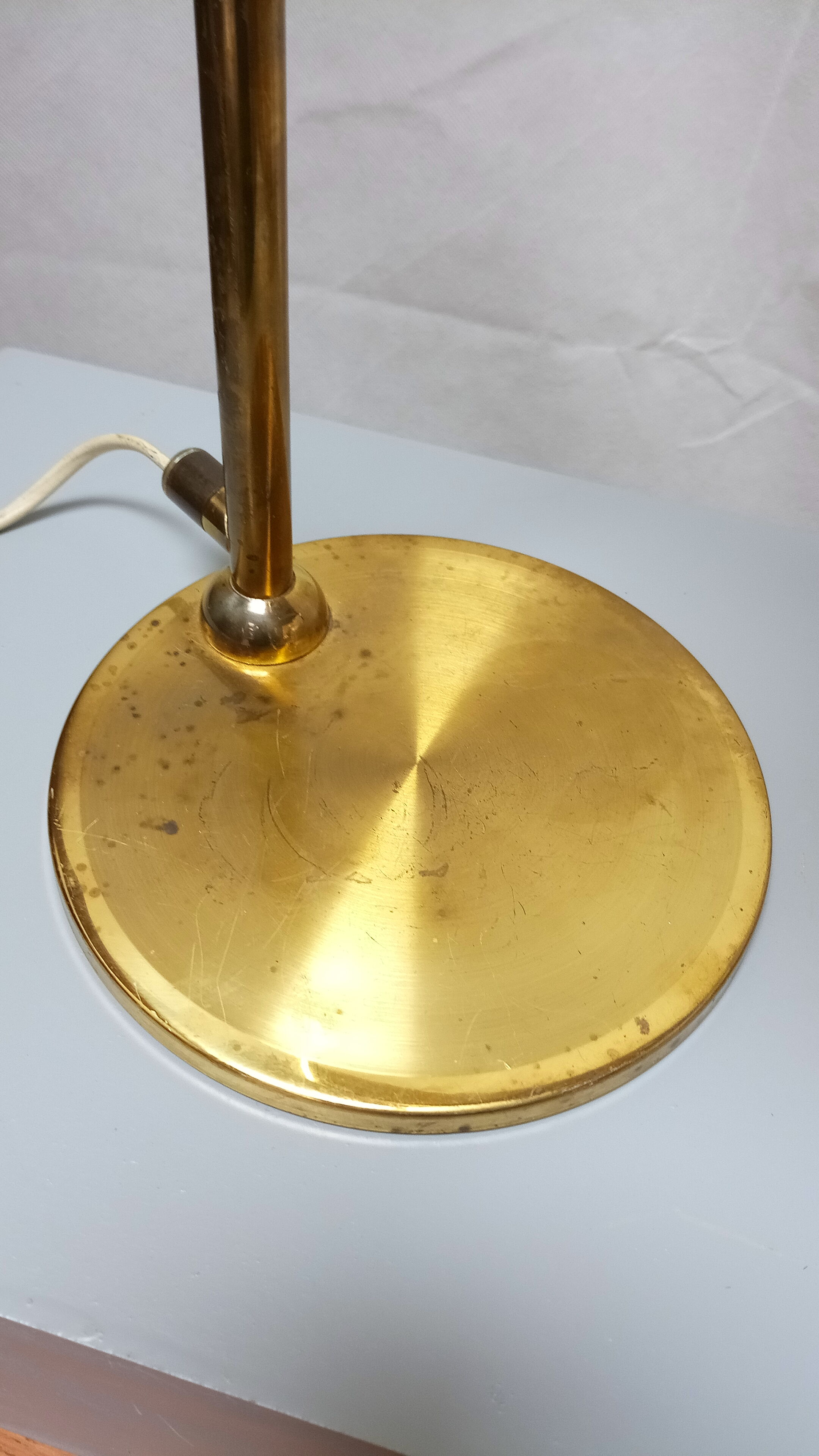 Lampe de table suédoise d’öia en laiton