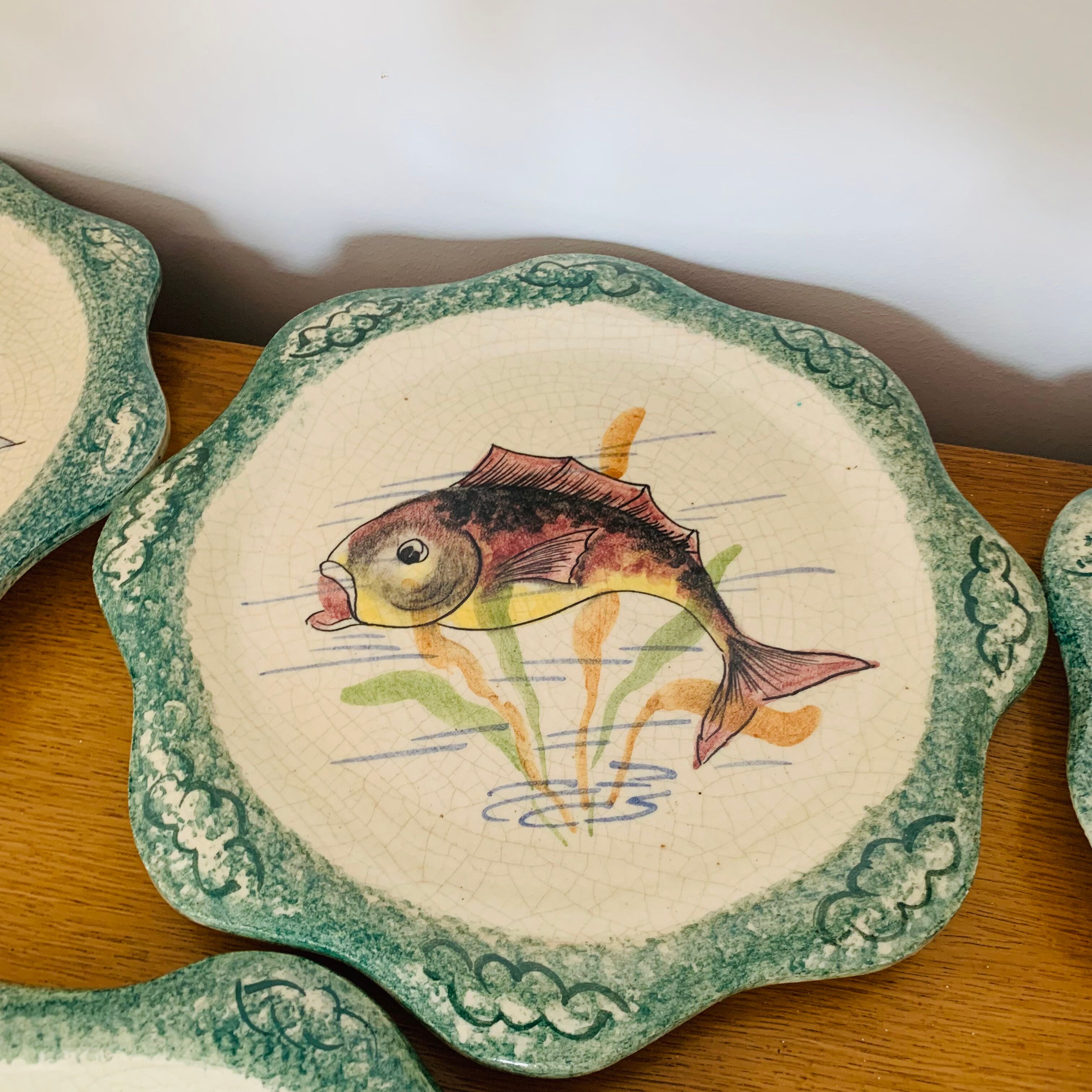 Fish-decorated service