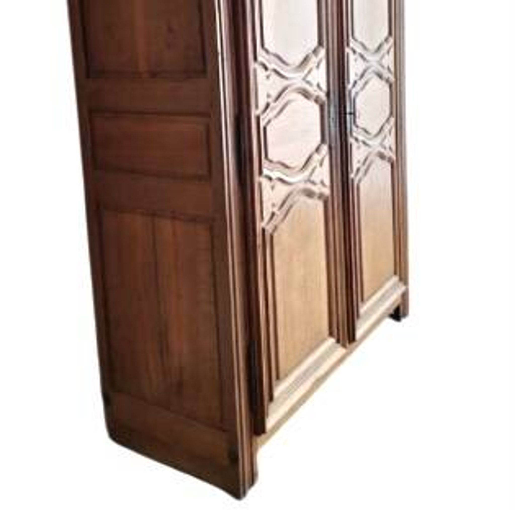 Armoire ancienne en bois massif